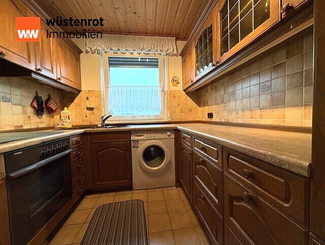 Immobilienangebot - Friolzheim - Alle - Sonnige und helle 3,5-Zimmer-Wohnung in Friolzheim mit Stellplatz und Garage