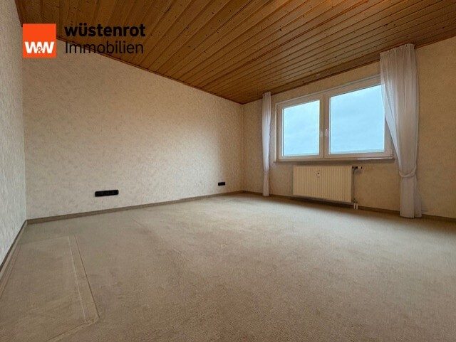 Immobilienangebot - Friolzheim - Alle - Sonnige und helle 3,5-Zimmer-Wohnung in Friolzheim mit Stellplatz und Garage