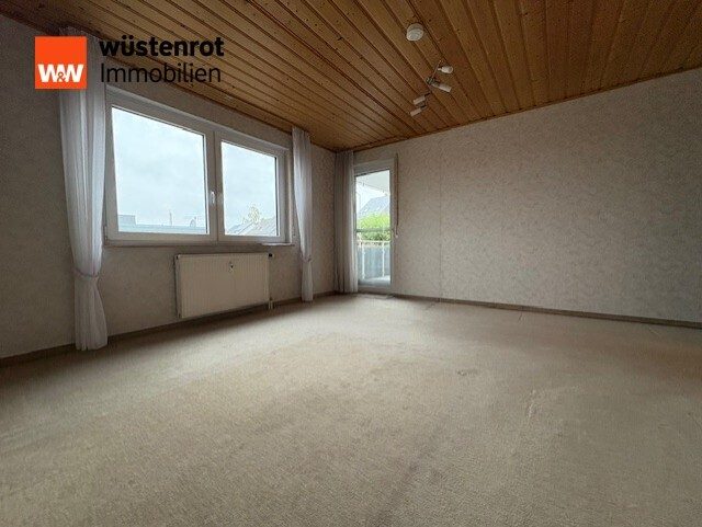 Immobilienangebot - Friolzheim - Alle - Sonnige und helle 3,5-Zimmer-Wohnung in Friolzheim mit Stellplatz und Garage