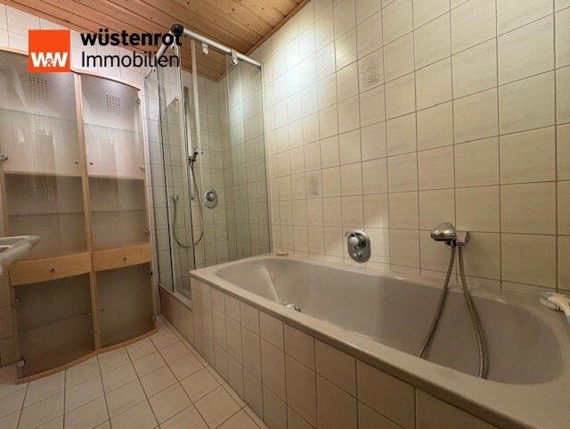 Immobilienangebot - Friolzheim - Alle - Sonnige und helle 3,5-Zimmer-Wohnung in Friolzheim mit Stellplatz und Garage