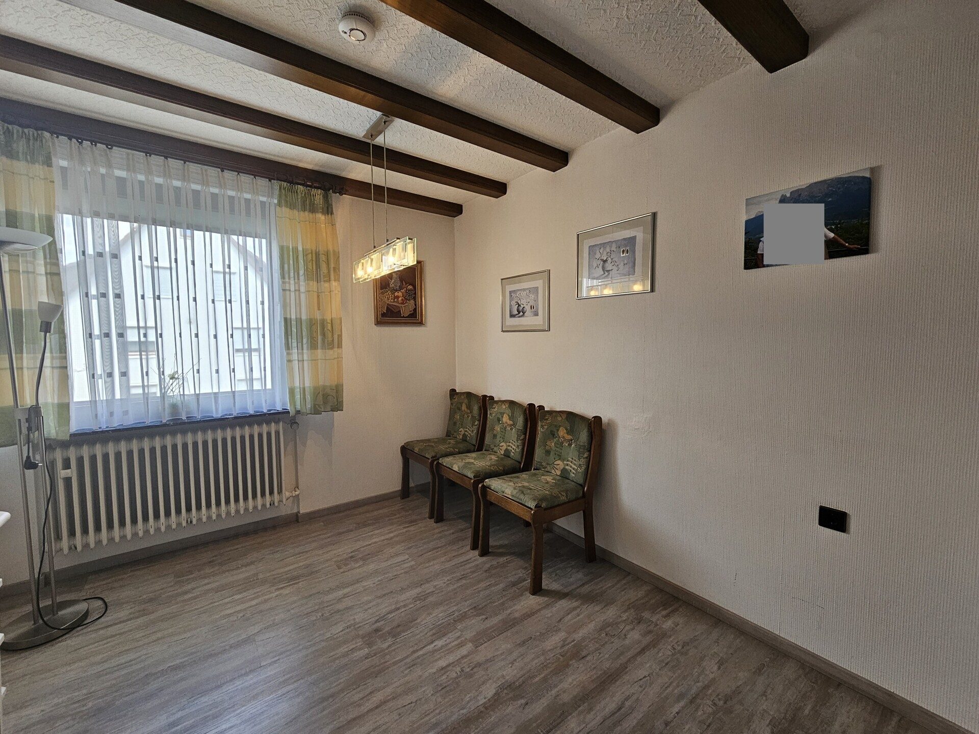 Immobilienangebot - Vöhringen - Alle - Ein Häusle zum Verlieben!
Solides Einfamilienhaus mit Potential in sonniger Lage von Vöhringen.