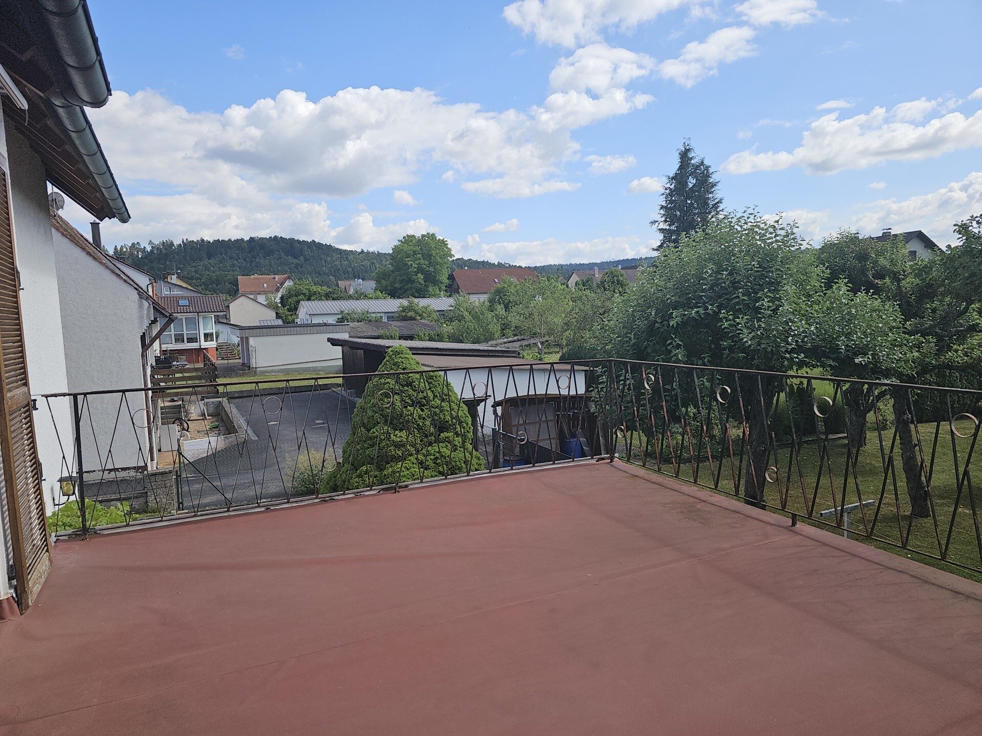 Immobilienangebot - Vöhringen - Alle - Ein Häusle zum Verlieben!
Solides Einfamilienhaus mit Potential in sonniger Lage von Vöhringen.