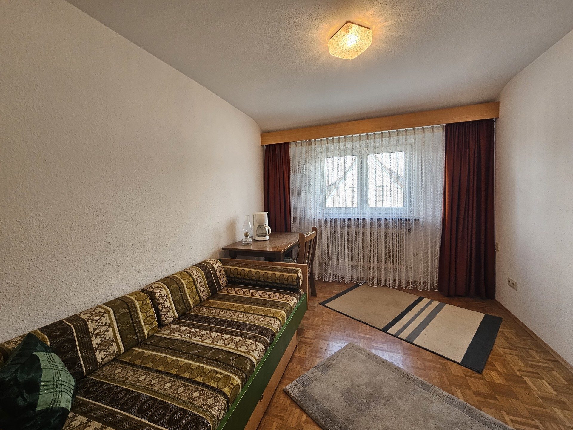 Immobilienangebot - Vöhringen - Alle - Ein Häusle zum Verlieben!
Solides Einfamilienhaus mit Potential in sonniger Lage von Vöhringen.