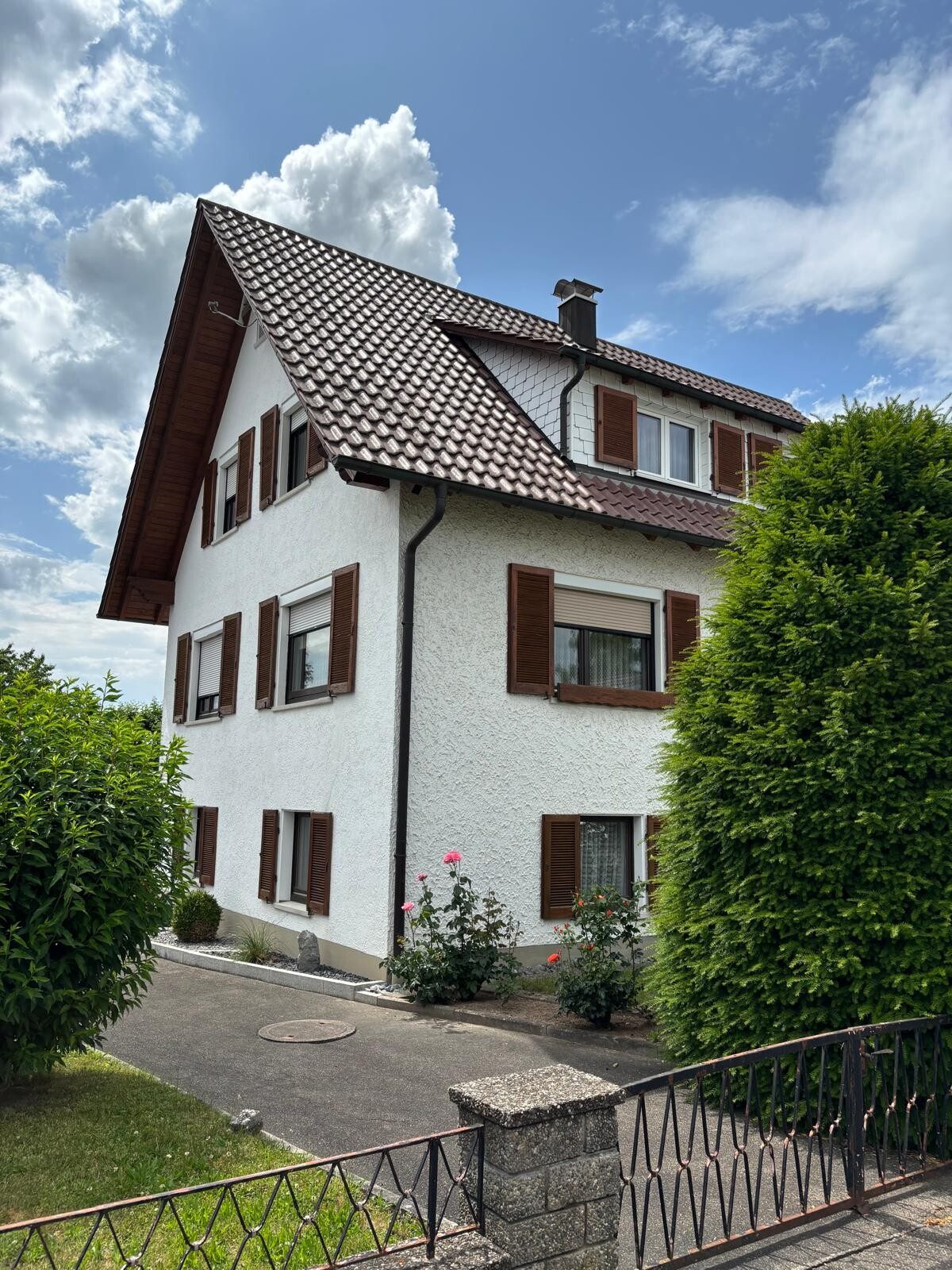 Immobilienangebot - Vöhringen - Alle - Ein Häusle zum Verlieben!
Solides Einfamilienhaus mit Potential in sonniger Lage von Vöhringen.