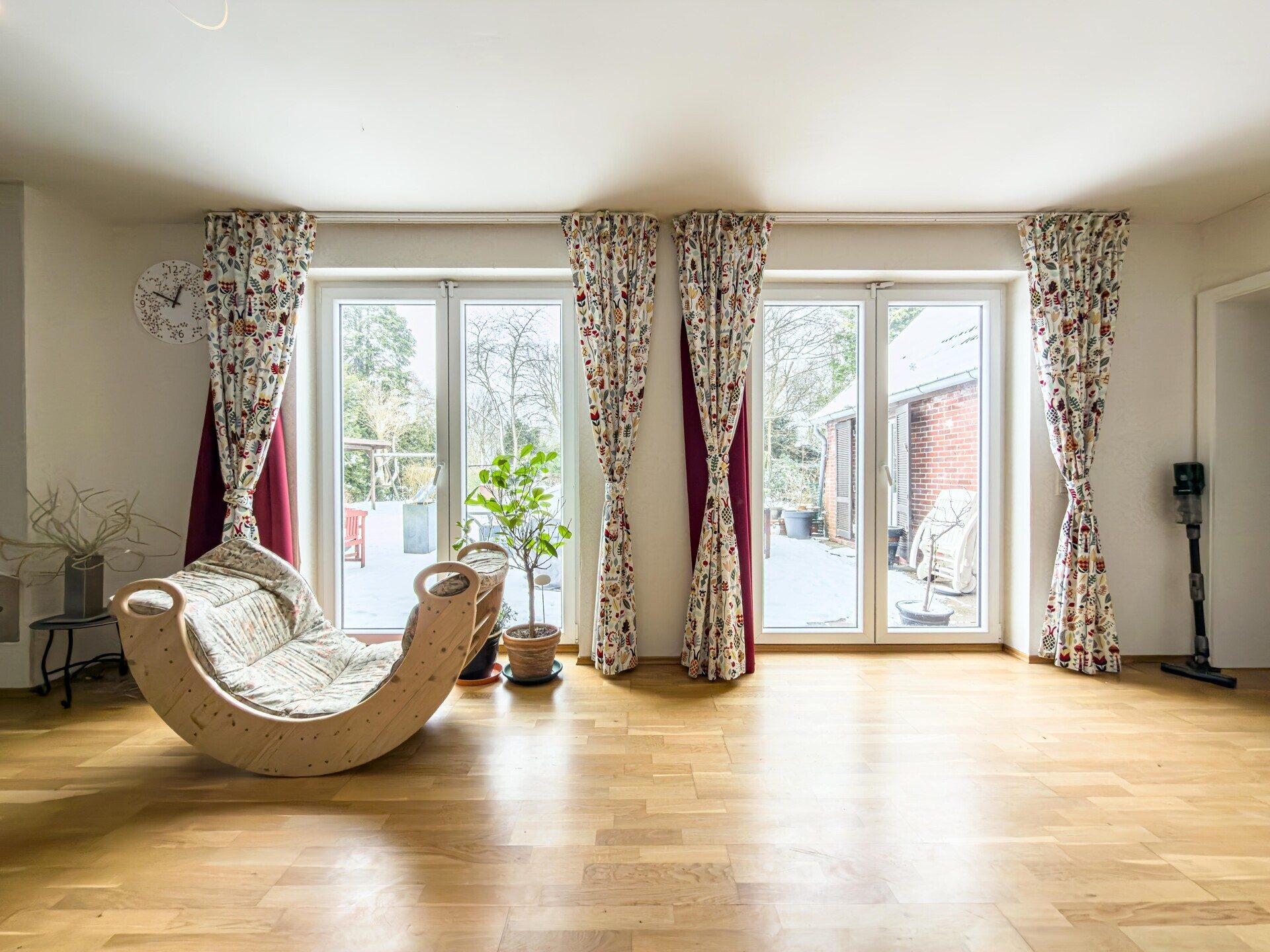 Immobilienangebot - Stadland - Alle - Großzügiges Zuhause mit weitläufigem Garten und viel Raum für Ihre Ideen
