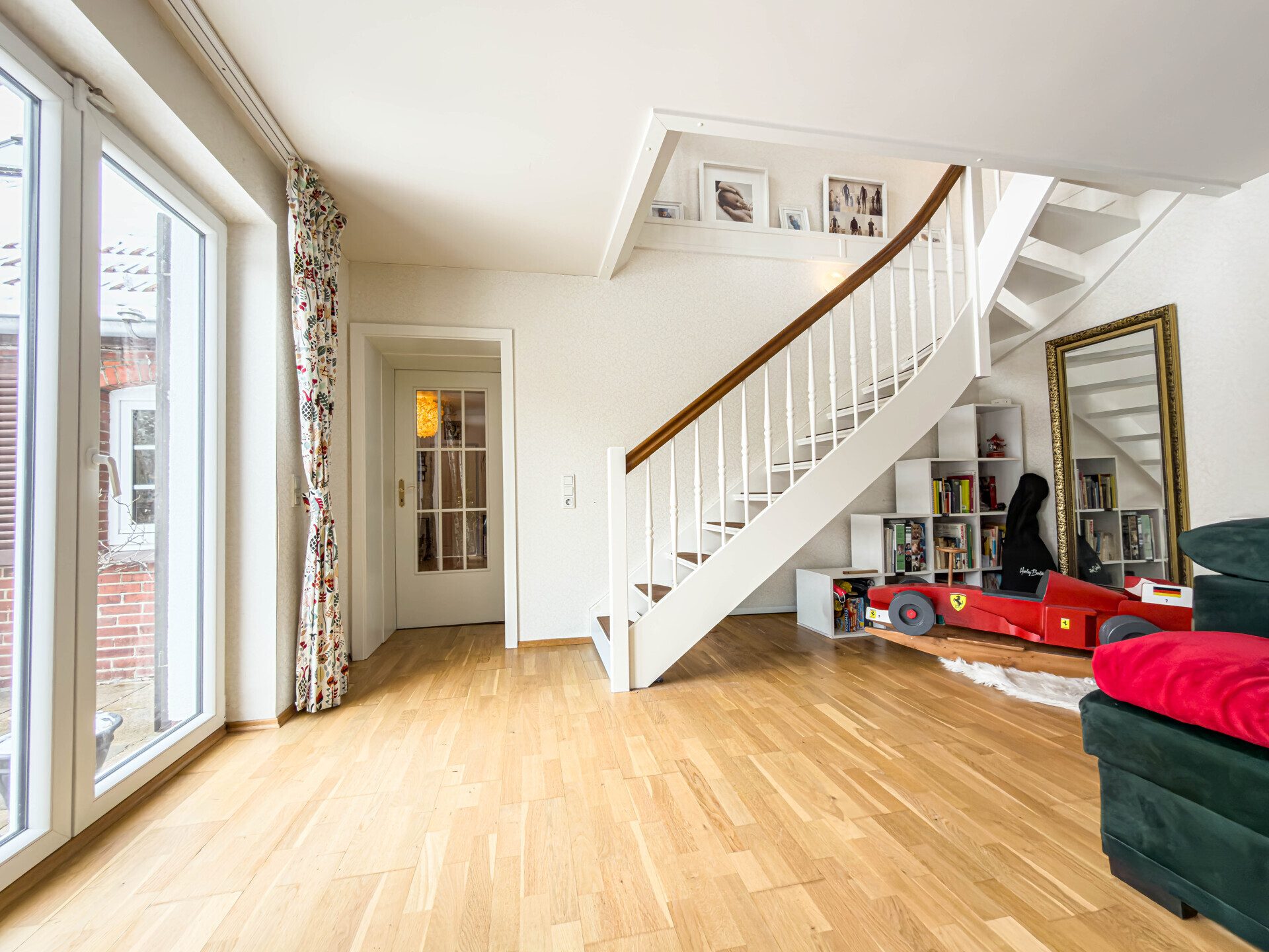 Immobilienangebot - Stadland - Alle - Großzügiges Zuhause mit weitläufigem Garten und viel Raum für Ihre Ideen