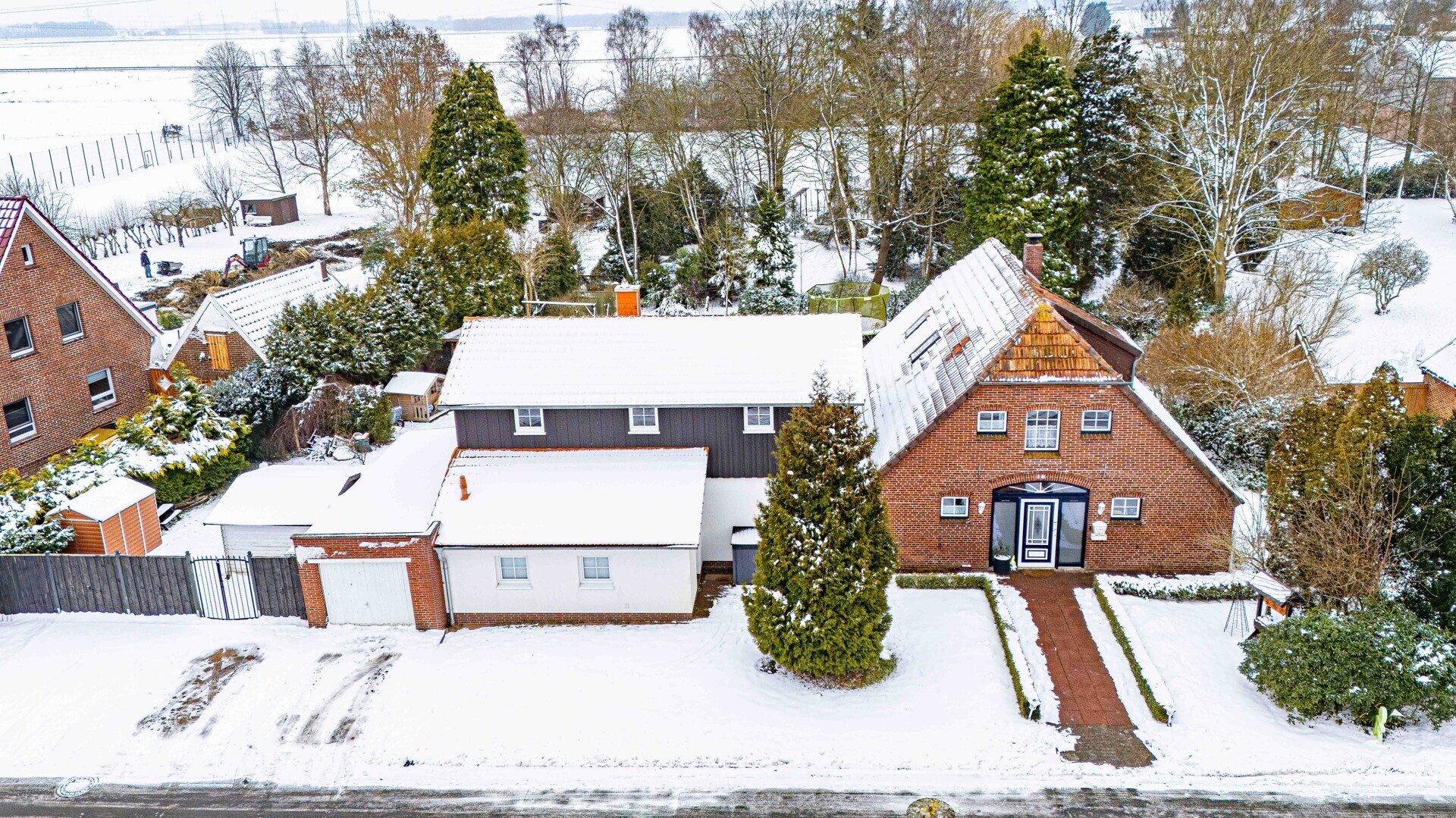 Immobilienangebot - Stadland - Alle - Großzügiges Zuhause mit weitläufigem Garten und viel Raum für Ihre Ideen