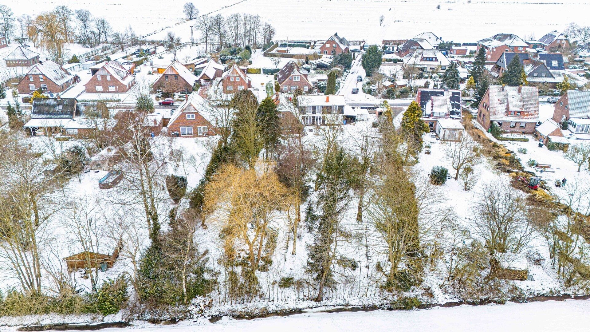 Immobilienangebot - Stadland - Alle - Großzügiges Zuhause mit weitläufigem Garten und viel Raum für Ihre Ideen