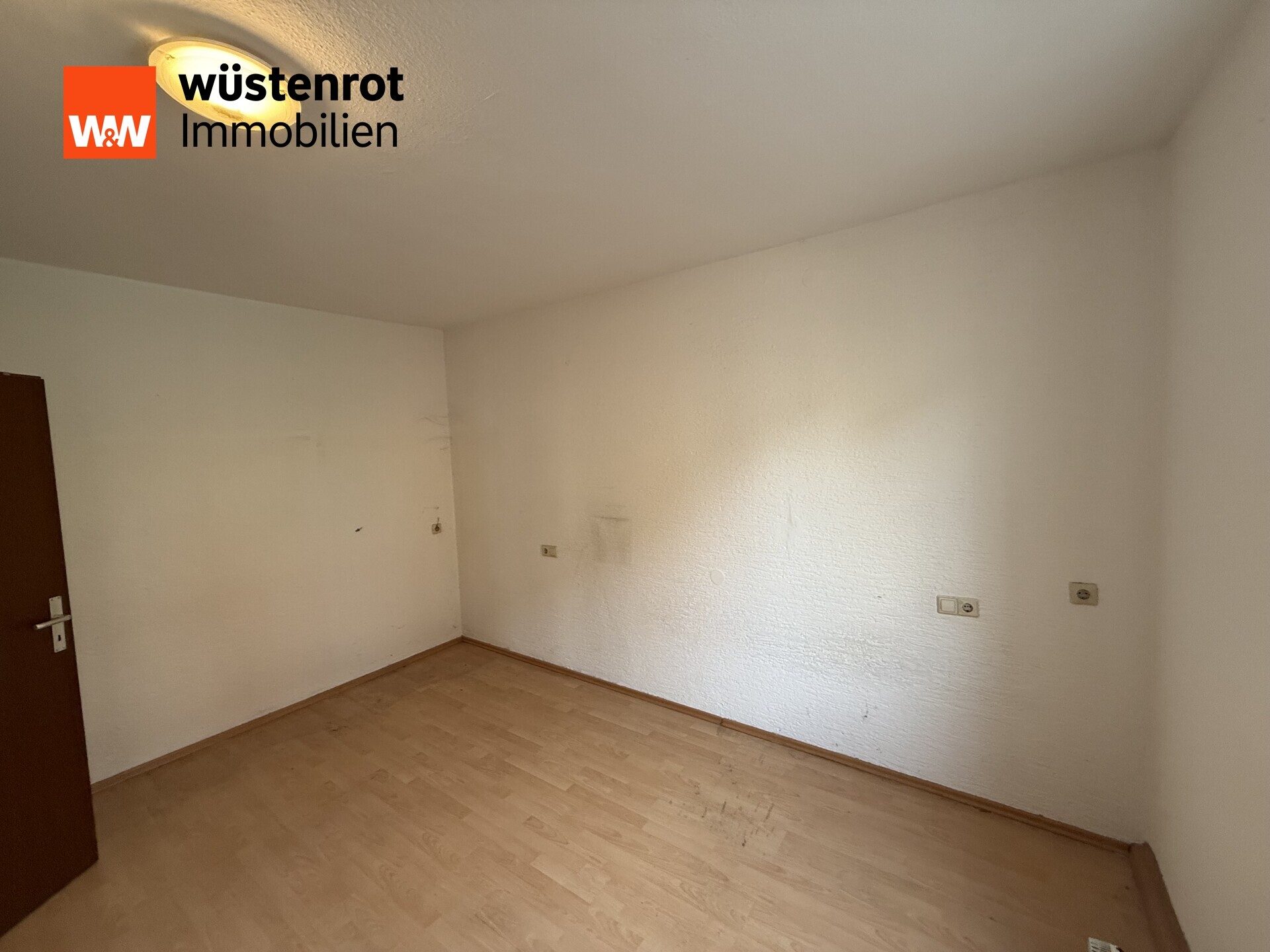 Immobilienangebot - Stuttgart - Alle - Schöne 2‑Zimmer‑Altbauwohnung im Hochparterre – ideal zur Eigennutzung oder als solide Kapitalanlage