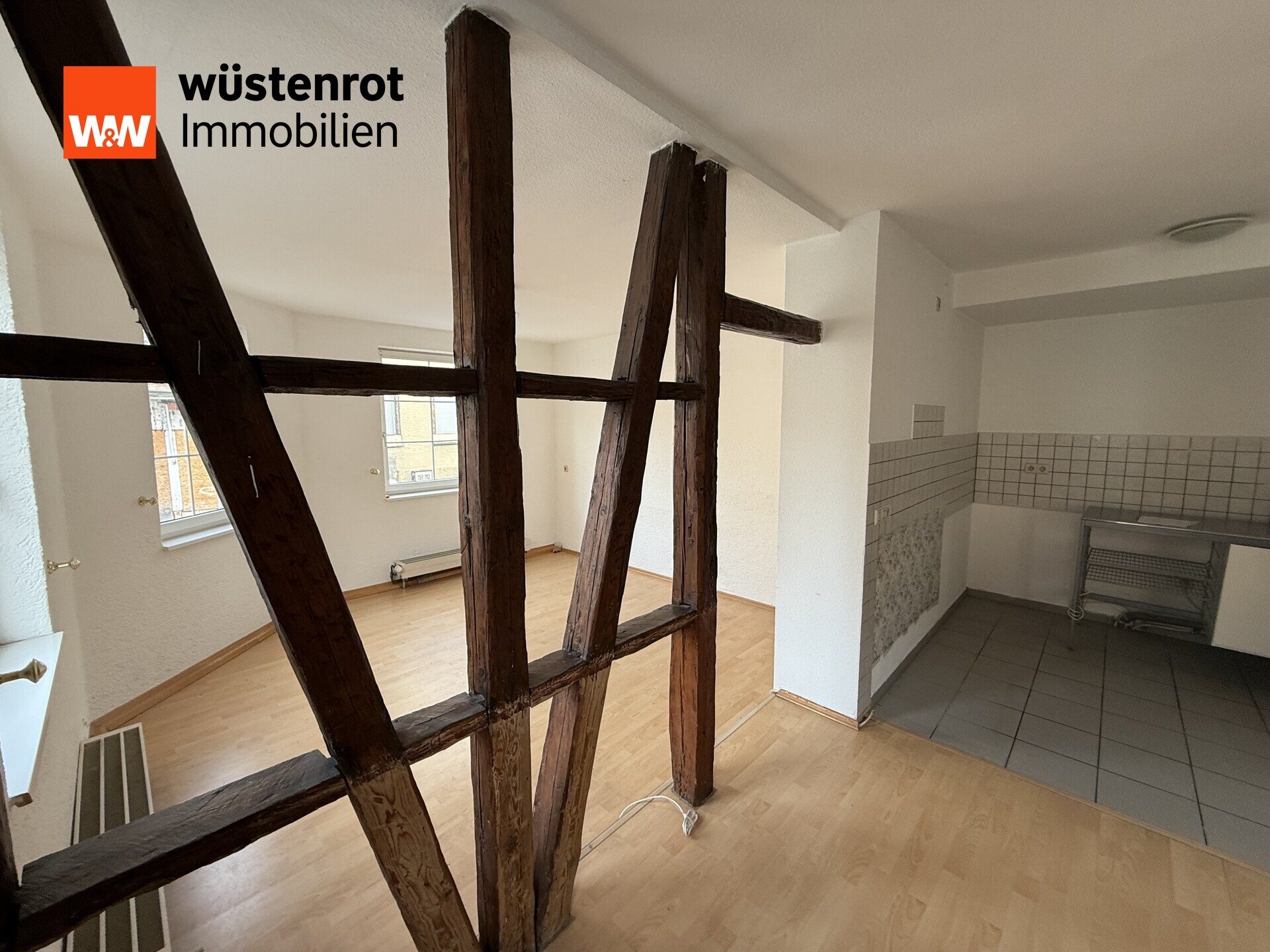 Immobilienangebot - Stuttgart - Alle - Schöne 2‑Zimmer‑Altbauwohnung im Hochparterre – ideal zur Eigennutzung oder als solide Kapitalanlage