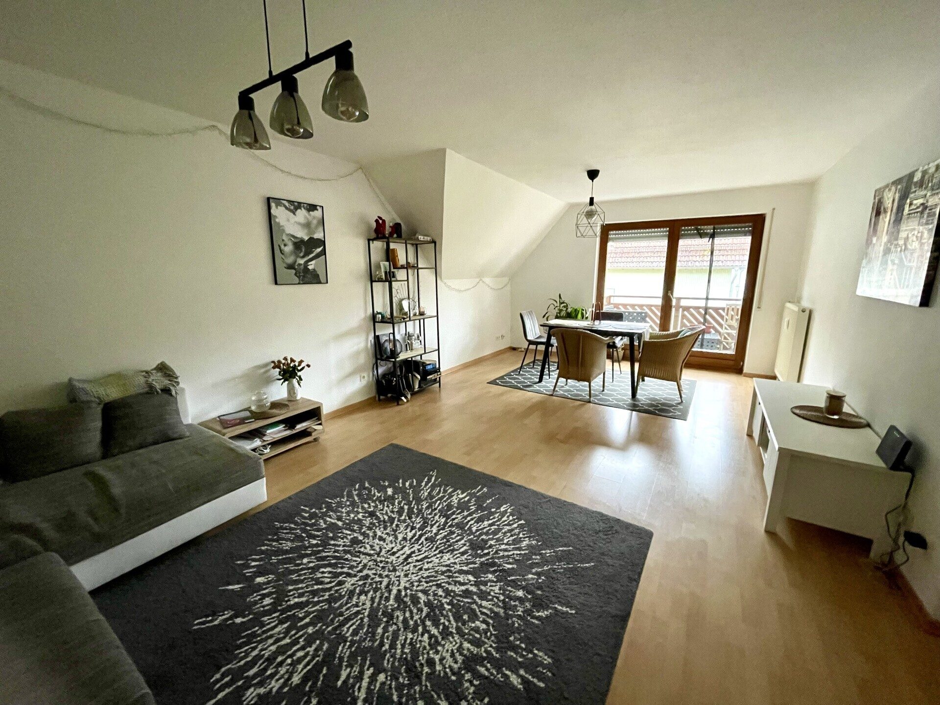 Immobilienangebot - Baden-Baden / Geroldsau - Alle - *INTERESSANTE KAPITALANLAGE IN BADEN-BADEN: 2 Zimmerwohnung mit Balkon und TG-Stellplatz, naturnah*