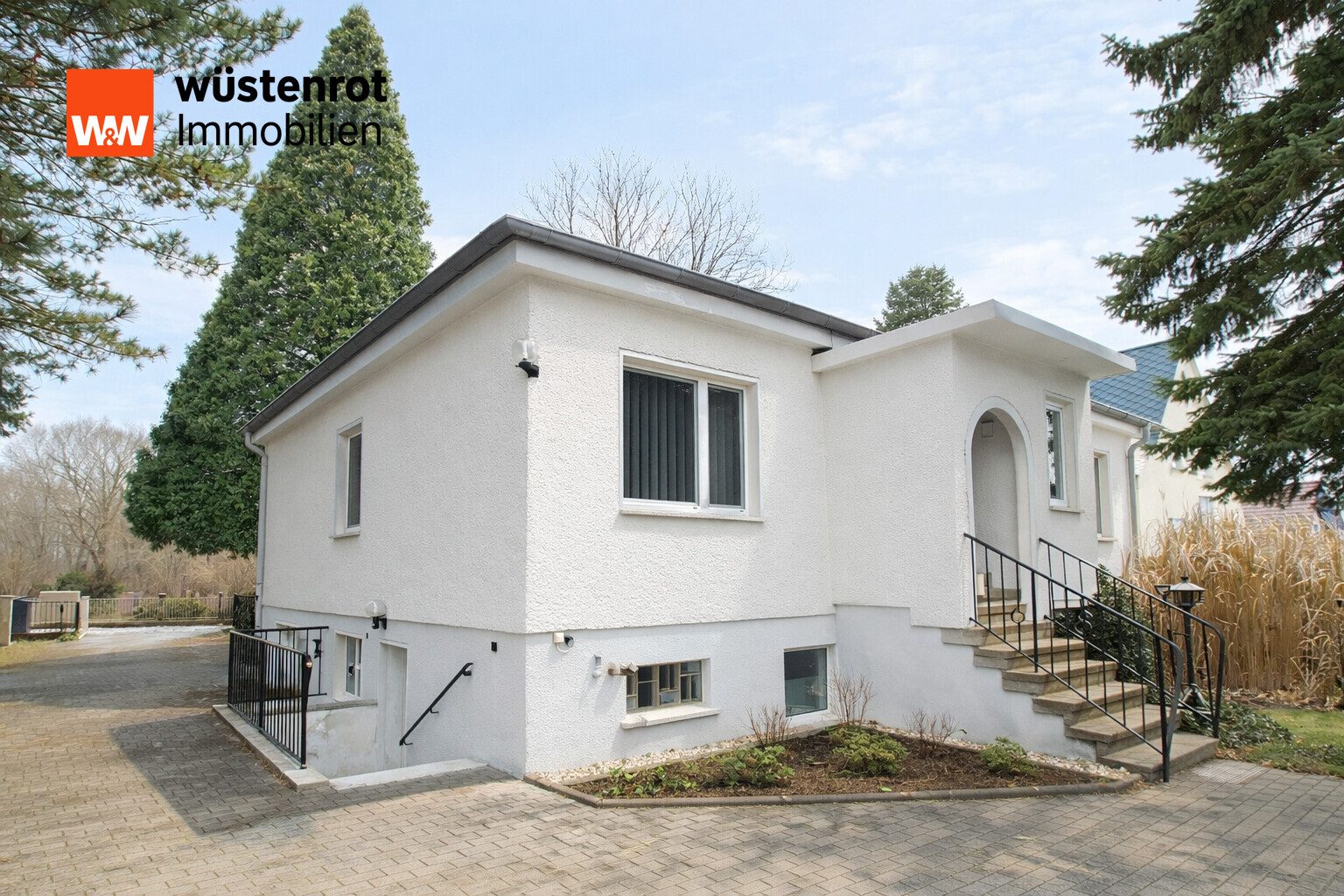 Immobilienangebot - Bernsdorf - Alle - Bungalow mit Einliegerwohnung – mehrere Generationen unter einem Dach – mit Parkblick