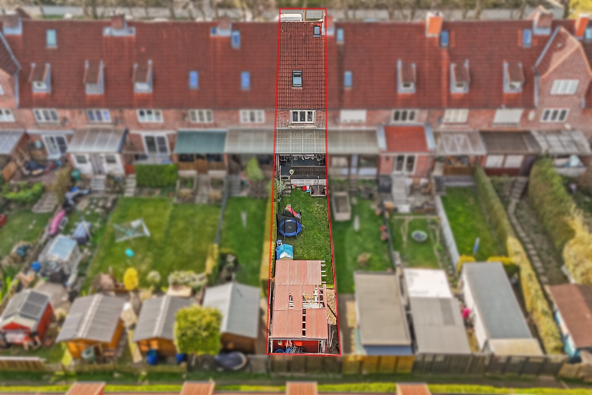 Immobilienangebot - Kiel - Alle - Viel Haus auf kompaktem Raum – teilmodernisiertes Reihenmittelhaus