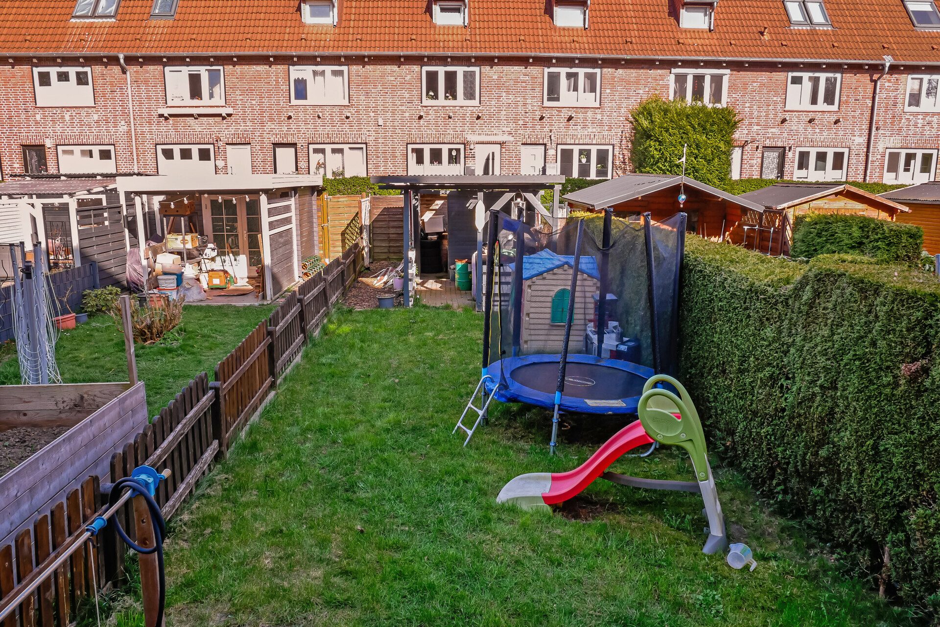 Immobilienangebot - Kiel - Alle - Viel Haus auf kompaktem Raum – teilmodernisiertes Reihenmittelhaus