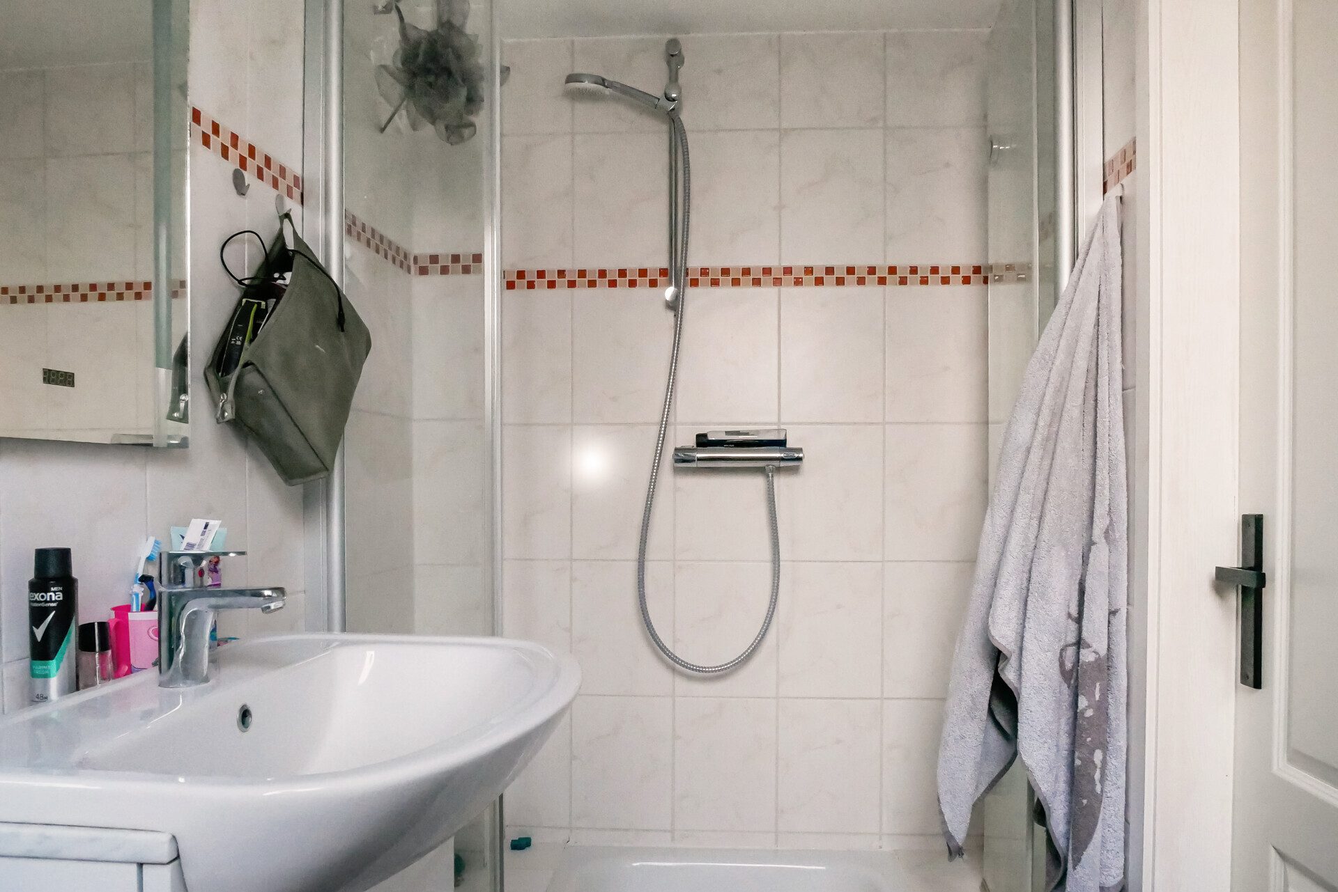 Immobilienangebot - Kiel - Alle - Viel Haus auf kompaktem Raum – teilmodernisiertes Reihenmittelhaus