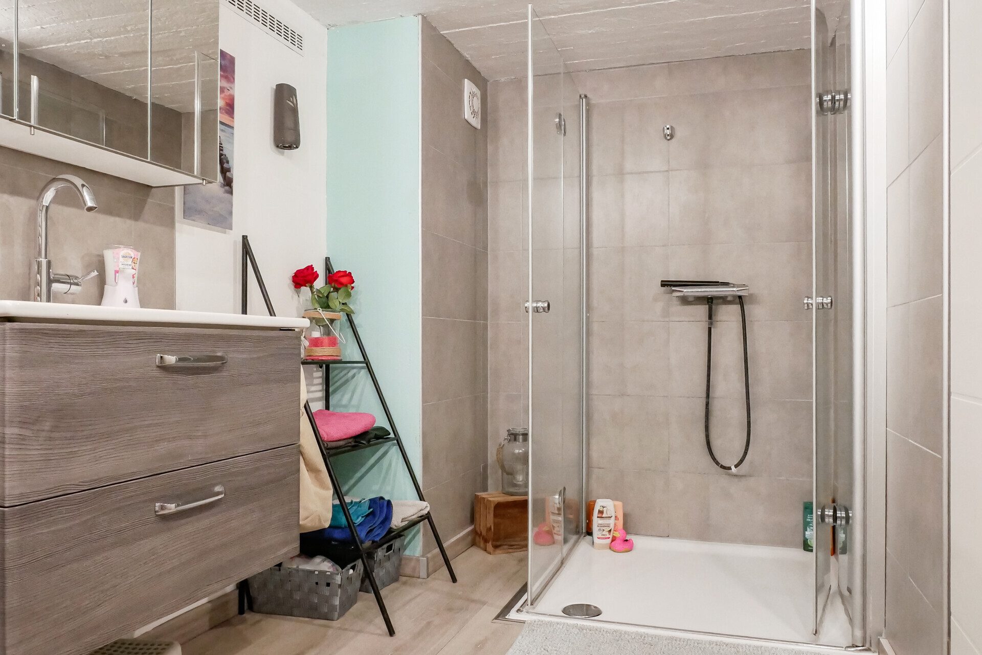 Immobilienangebot - Kiel - Alle - Viel Haus auf kompaktem Raum – teilmodernisiertes Reihenmittelhaus