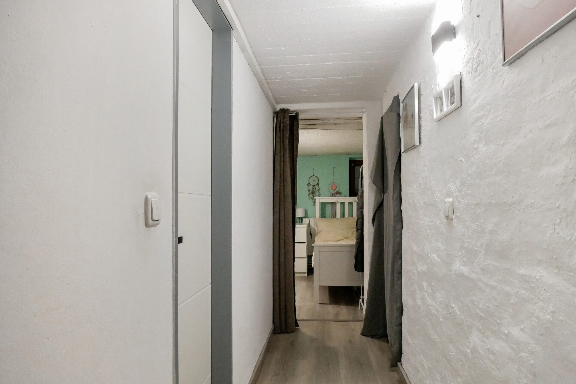 Immobilienangebot - Kiel - Alle - Viel Haus auf kompaktem Raum – teilmodernisiertes Reihenmittelhaus
