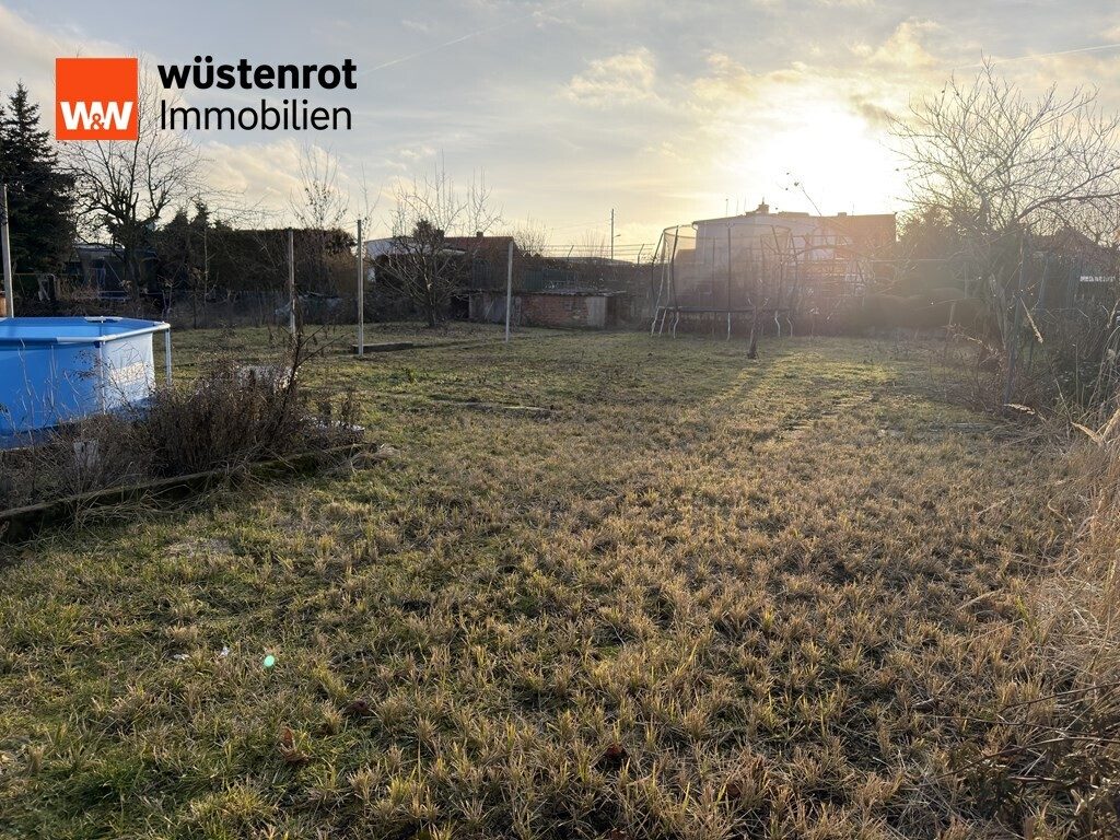 Immobilienangebot - Magdeburg / Hopfengarten - Alle - Handwerker-/ Sanierungsobjekt mit großem Grundstück im schönen Magdeburger Hopfengarten