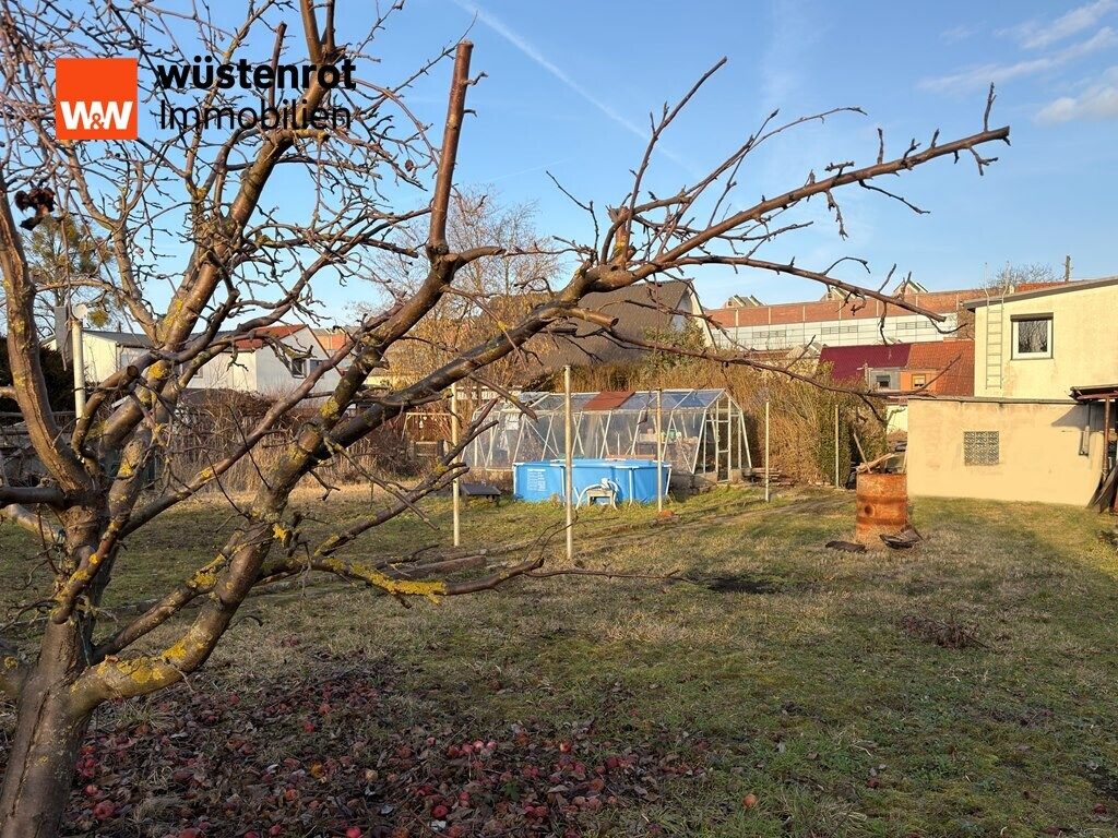 Immobilienangebot - Magdeburg / Hopfengarten - Alle - Handwerker-/ Sanierungsobjekt mit großem Grundstück im schönen Magdeburger Hopfengarten