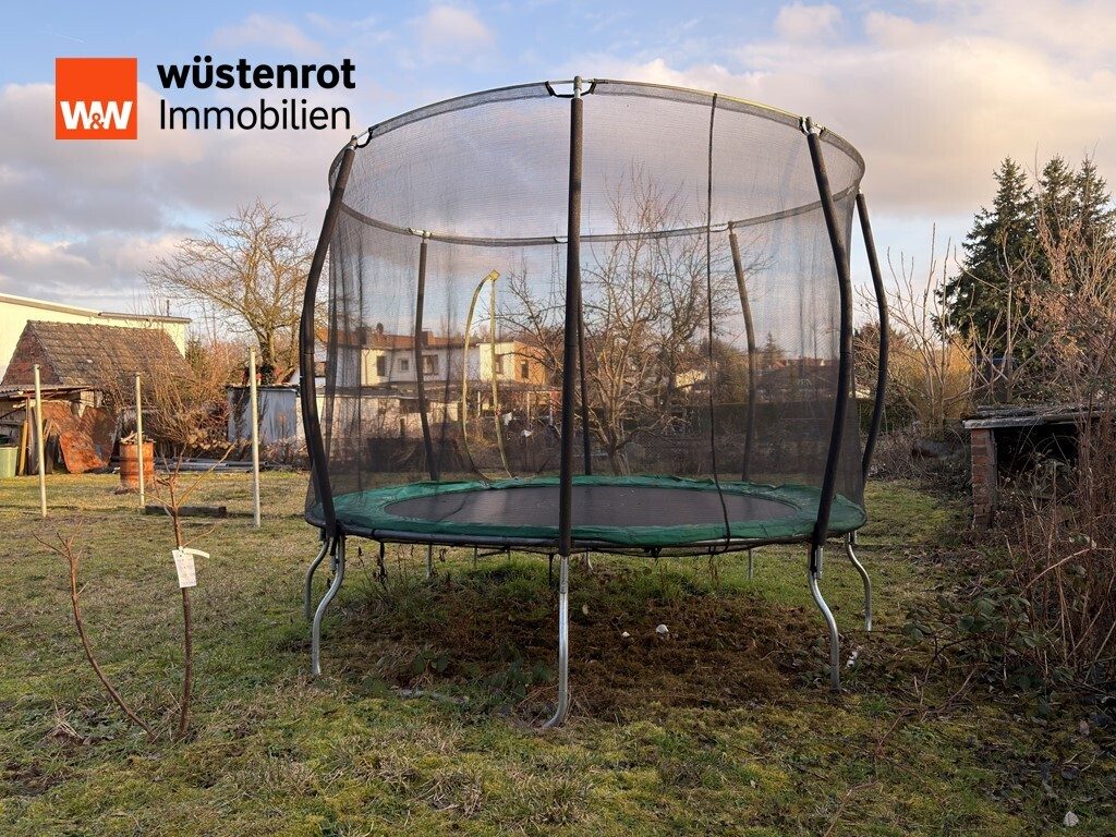 Immobilienangebot - Magdeburg / Hopfengarten - Alle - Handwerker-/ Sanierungsobjekt mit großem Grundstück im schönen Magdeburger Hopfengarten
