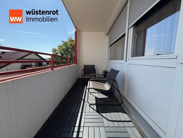 Immobilienangebot - Ditzingen / Hirschlanden - Alle - Sonnige, helle Wohnung in Ditzingen-Hirschlanden mit zwei Balkonen und Garage
