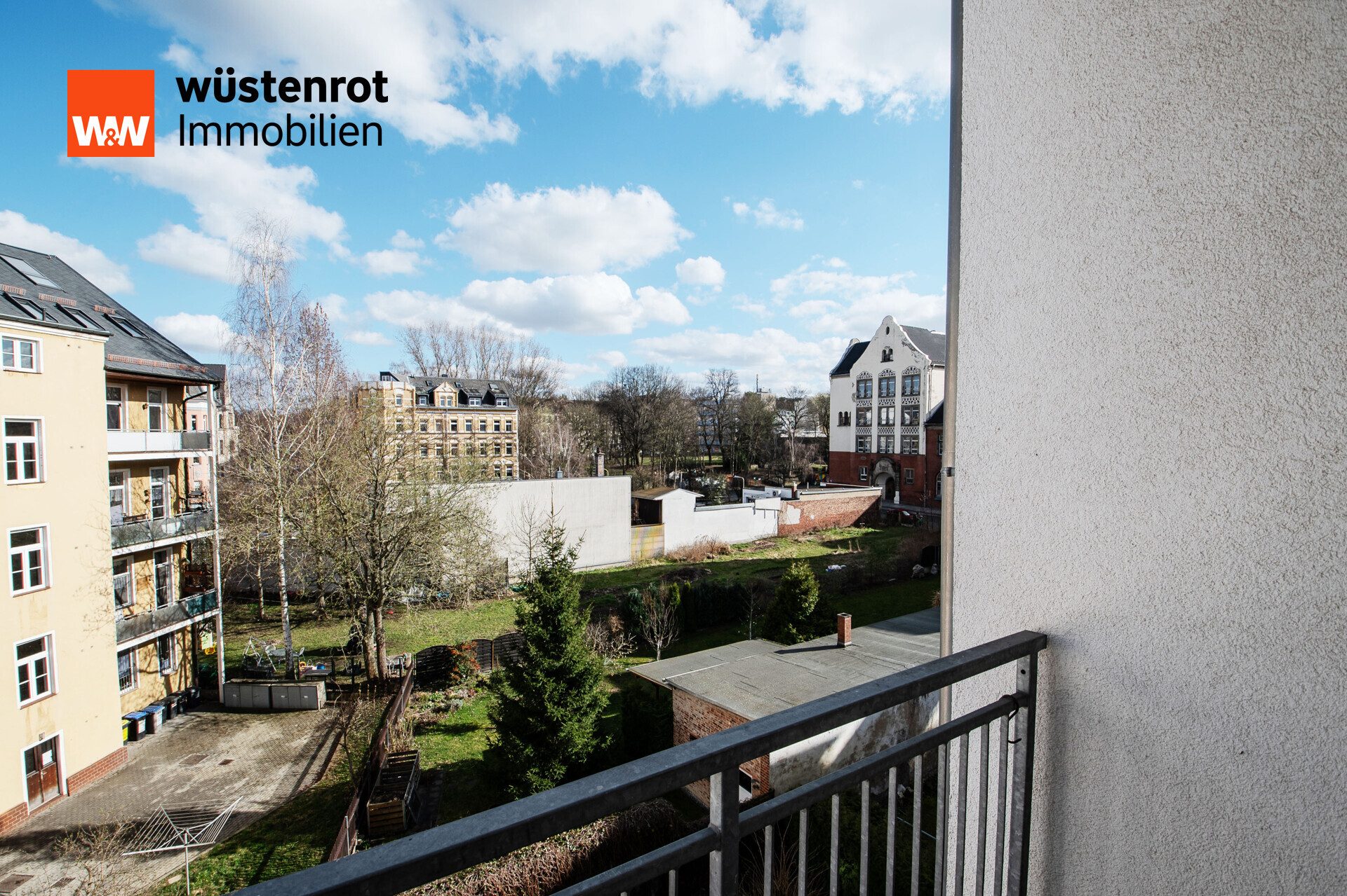 Immobilienangebot - Chemnitz - Alle - Sofort verfügbar: Charmante 2-Zimmer-Altbauwohnung mit Balkon im Gründerzeithaus