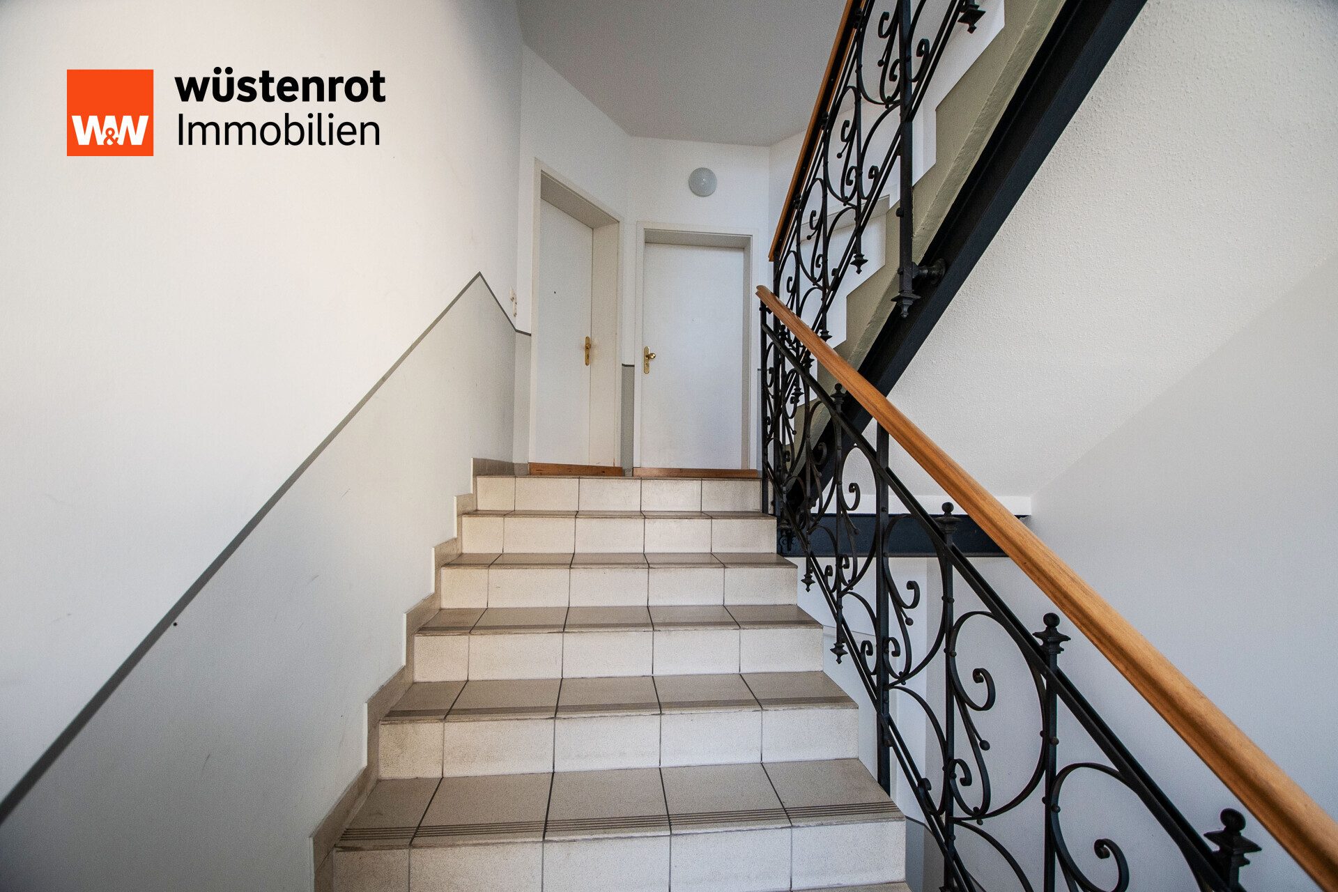 Immobilienangebot - Chemnitz - Alle - Sofort verfügbar: Charmante 2-Zimmer-Altbauwohnung mit Balkon im Gründerzeithaus