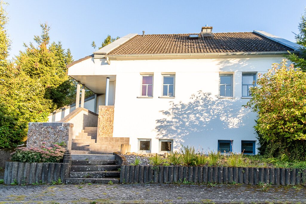 Immobilienangebot - Neuhütten - Alle - Energieeffizientes freistehendes Einfamilienhaus mit moderner Technik, Solaranlage & Wohnkomfort