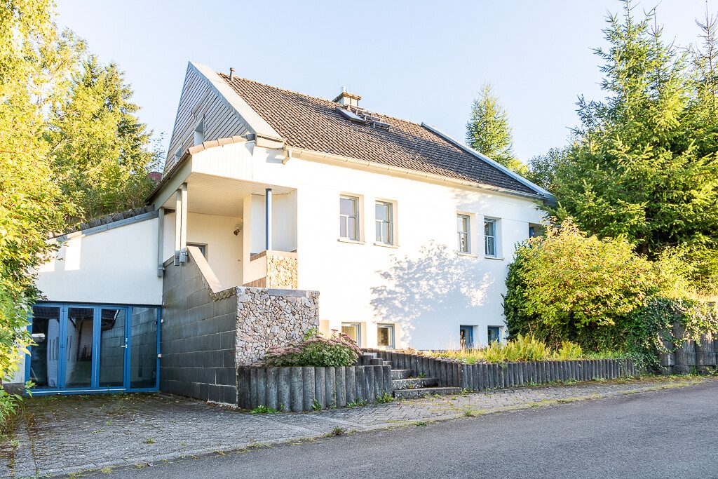 Immobilienangebot - Neuhütten - Alle - Energieeffizientes freistehendes Einfamilienhaus mit moderner Technik, Solaranlage & Wohnkomfort