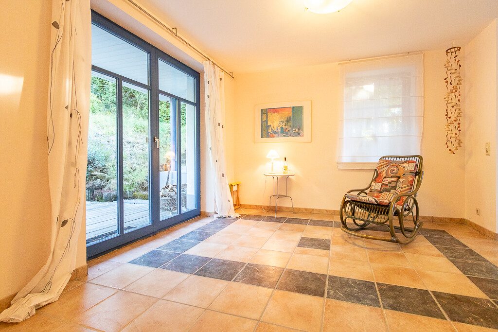 Immobilienangebot - Neuhütten - Alle - Energieeffizientes freistehendes Einfamilienhaus mit moderner Technik, Solaranlage & Wohnkomfort