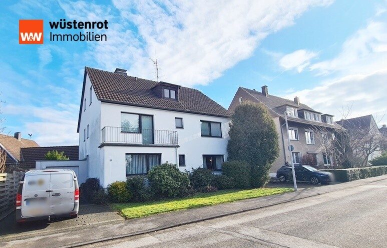 Immobilienangebot - Mülheim an der Ruhr / Saarn - Alle - 3 Familienhaus mit 2 Garagen in Mülheim-Saarn