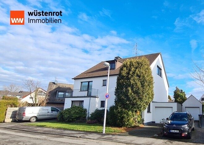 Immobilienangebot - Mülheim an der Ruhr / Saarn - Alle - 3 Familienhaus mit 2 Garagen in Mülheim-Saarn