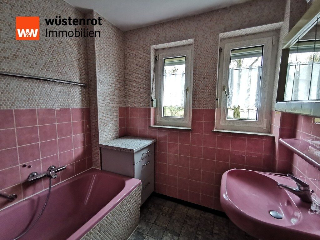 Immobilienangebot - Gaildorf - Alle - Familienfreundliches Wohnhaus mit Einliegerwohnung und Garten
- massiv gebaut, ruhig & zentral-