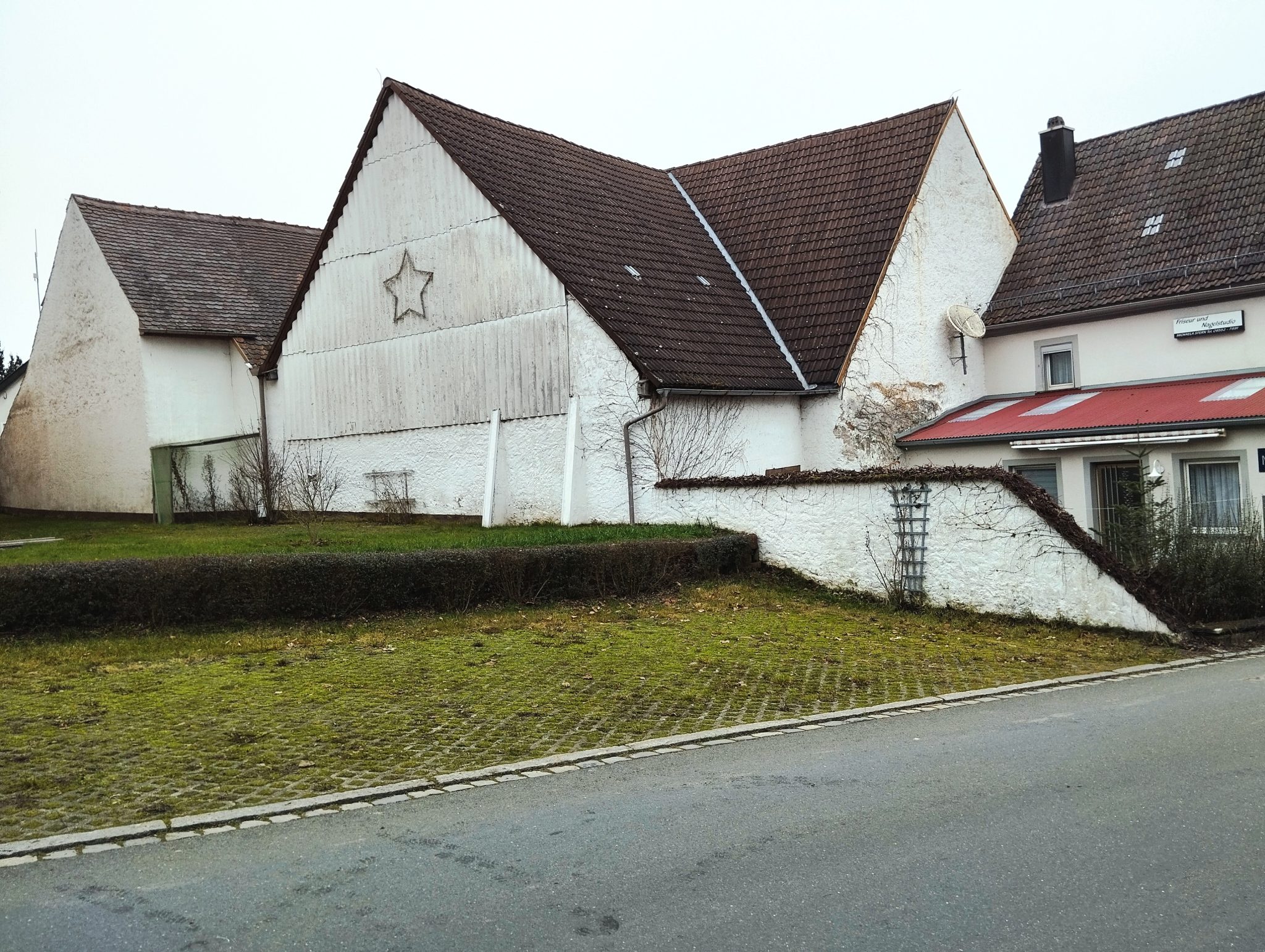 Immobilienangebot - Markt Taschendorf - Alle - Wohn- und Geschäftshaus mit großen Lagerflächen für Handel und Handwerk