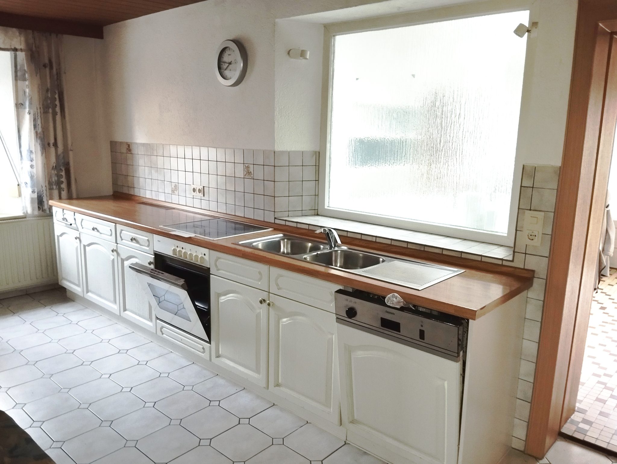 Immobilienangebot - Markt Taschendorf - Alle - Wohn- und Geschäftshaus mit großen Lagerflächen für Handel und Handwerk