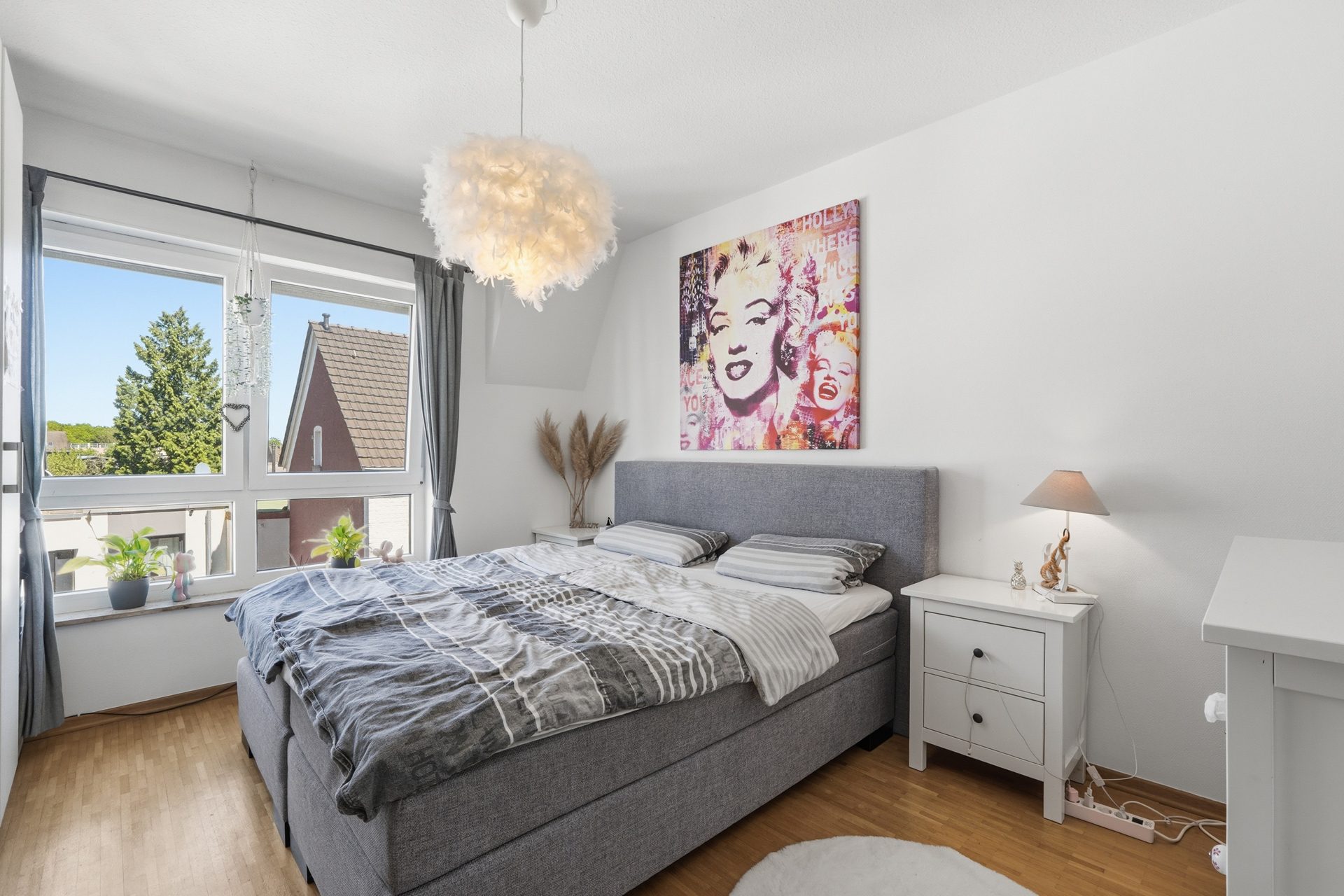 Immobilienangebot - Köln - Alle - Reserviert: Mit 3D und ROOMTOUR: Moderne Maisonettewohnung mit großer Dachterrasse – für den Landeanflug Ihrer Freunde