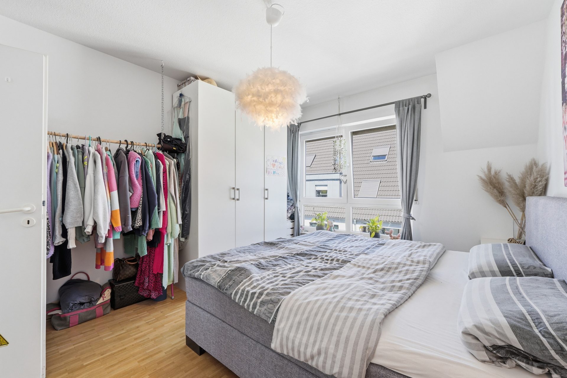 Immobilienangebot - Köln - Alle - Reserviert: Mit 3D und ROOMTOUR: Moderne Maisonettewohnung mit großer Dachterrasse – für den Landeanflug Ihrer Freunde