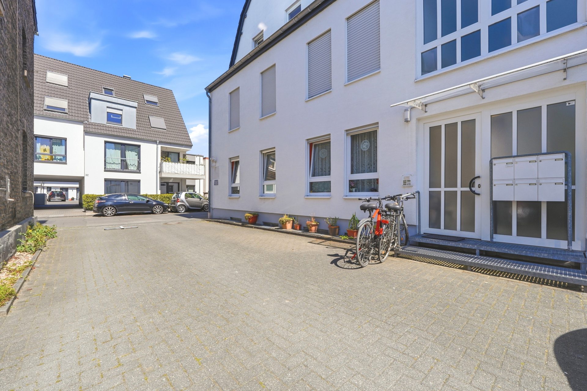 Immobilienangebot - Köln - Alle - Reserviert: Mit 3D und ROOMTOUR: Moderne Maisonettewohnung mit großer Dachterrasse – für den Landeanflug Ihrer Freunde