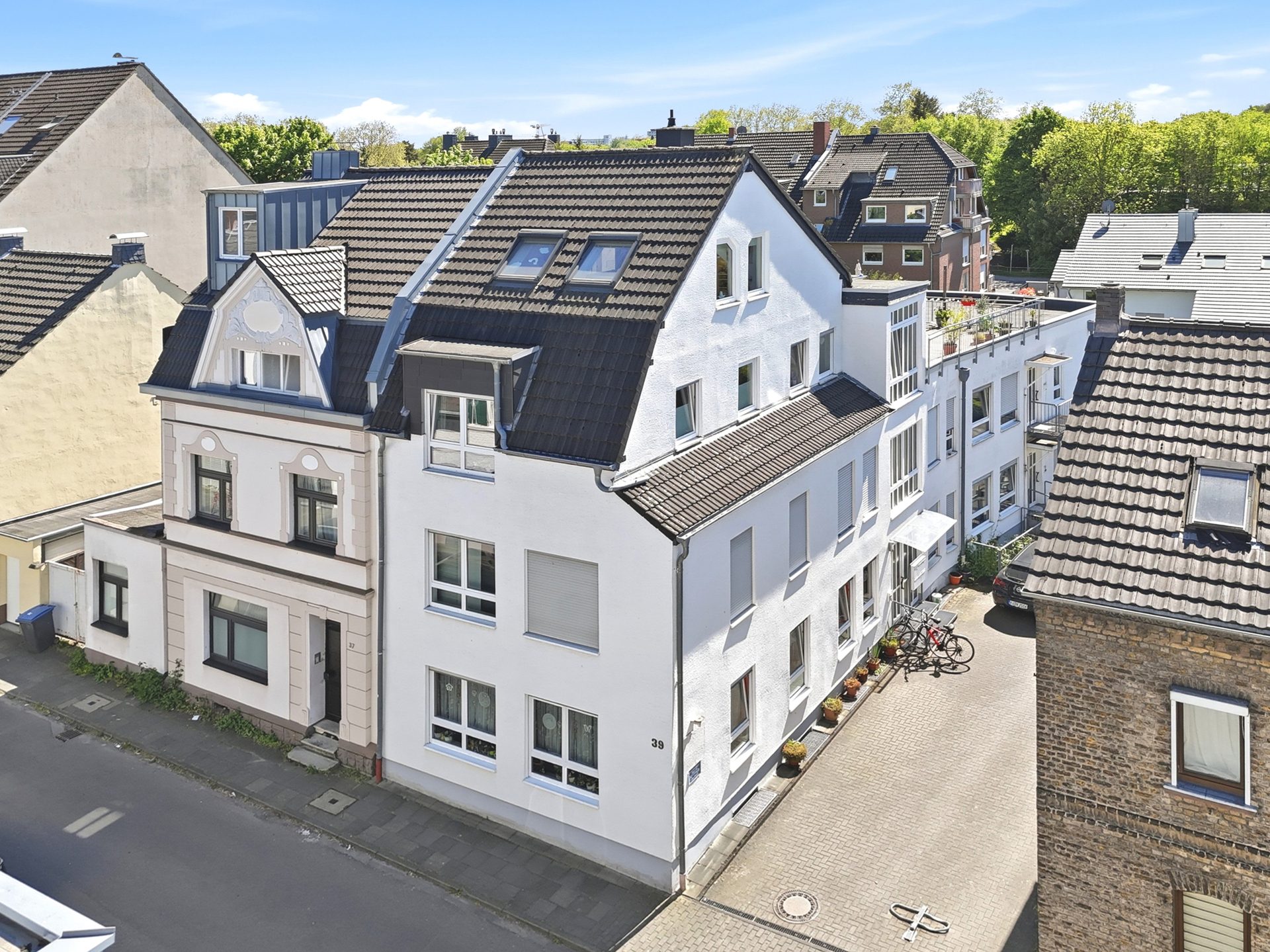 Immobilienangebot - Köln - Alle - Reserviert: Mit 3D und ROOMTOUR: Moderne Maisonettewohnung mit großer Dachterrasse – für den Landeanflug Ihrer Freunde