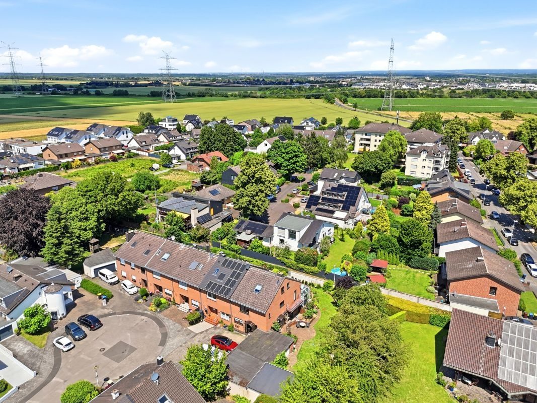 Immobilienangebot - Pulheim - Alle - Modernisiert & energieeffizient! 161 m² Wohnkomfort mit Wärmepumpe, PV-Anlage in einer Sackgasse.