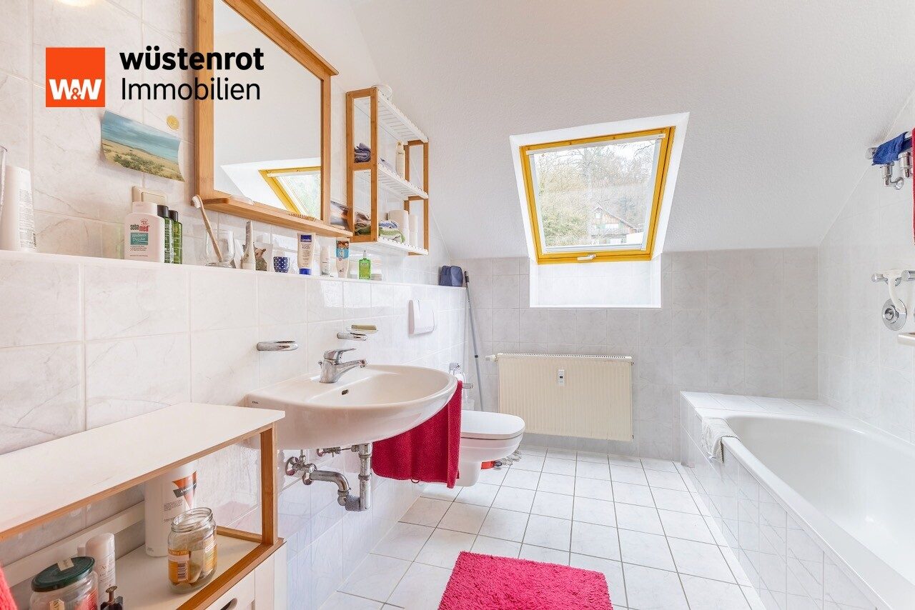 Immobilienangebot - Kassel / Wilhelmshöhe - Alle - +++ Traumwohnung mit Südwest-Balkon und Außenstellplatz in Villenkolonie +++