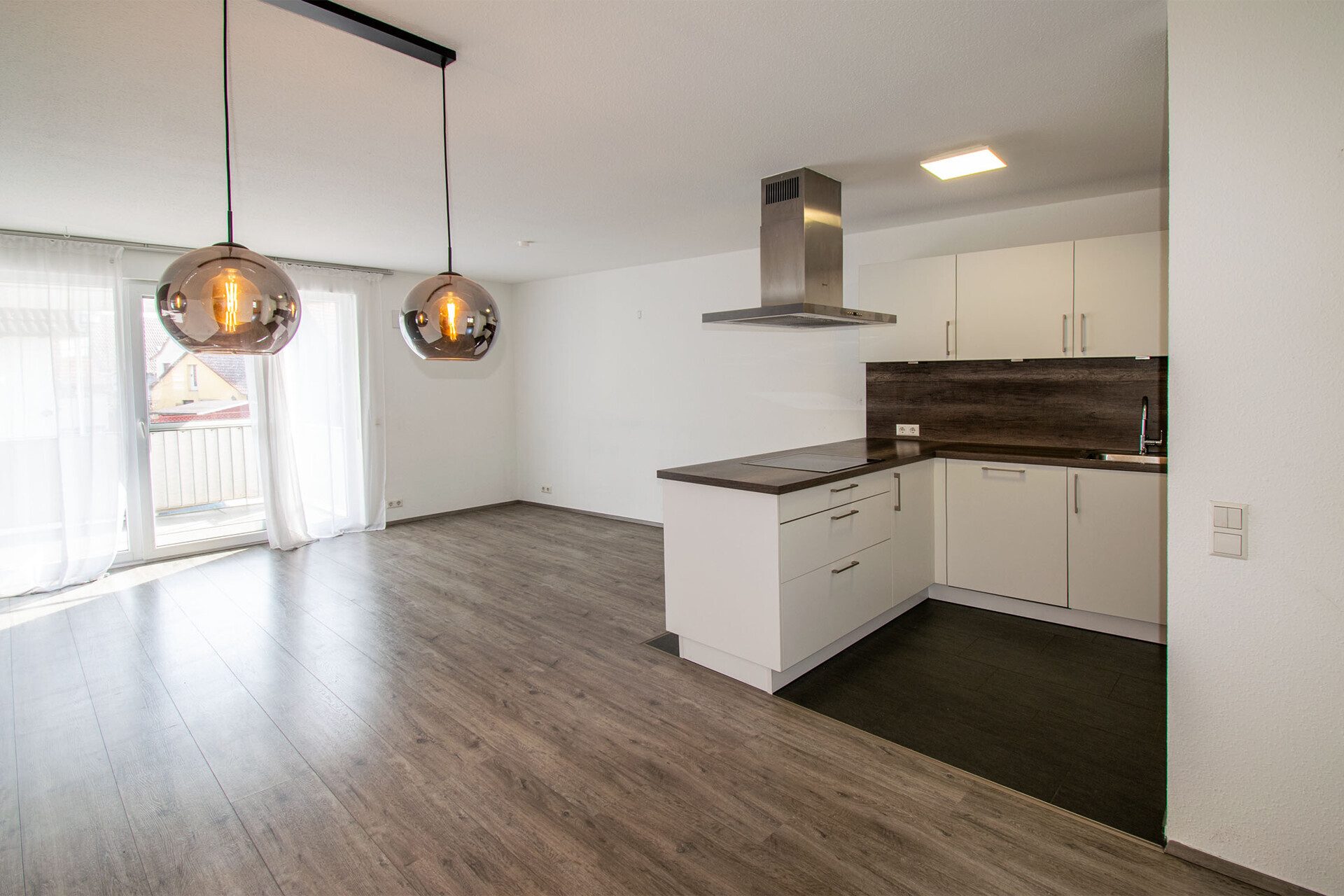 Immobilienangebot - Vaihingen an der Enz - Alle - Top moderne und barrierefreie 4,5-Zimmerwohnung mit Einzelgarage und Aussenstellplatz