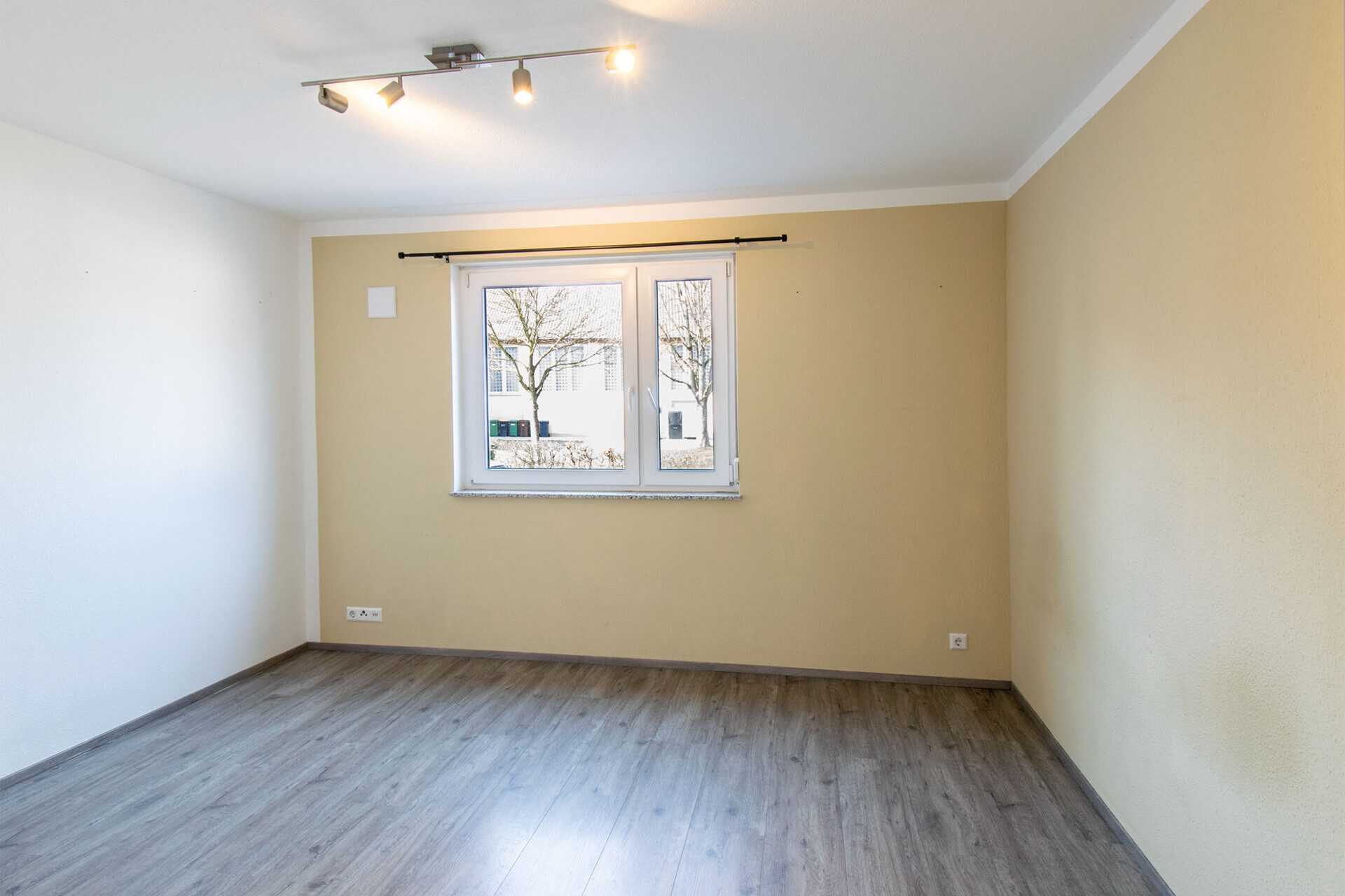 Immobilienangebot - Vaihingen an der Enz - Alle - Top moderne und barrierefreie 4,5-Zimmerwohnung mit Einzelgarage und Aussenstellplatz