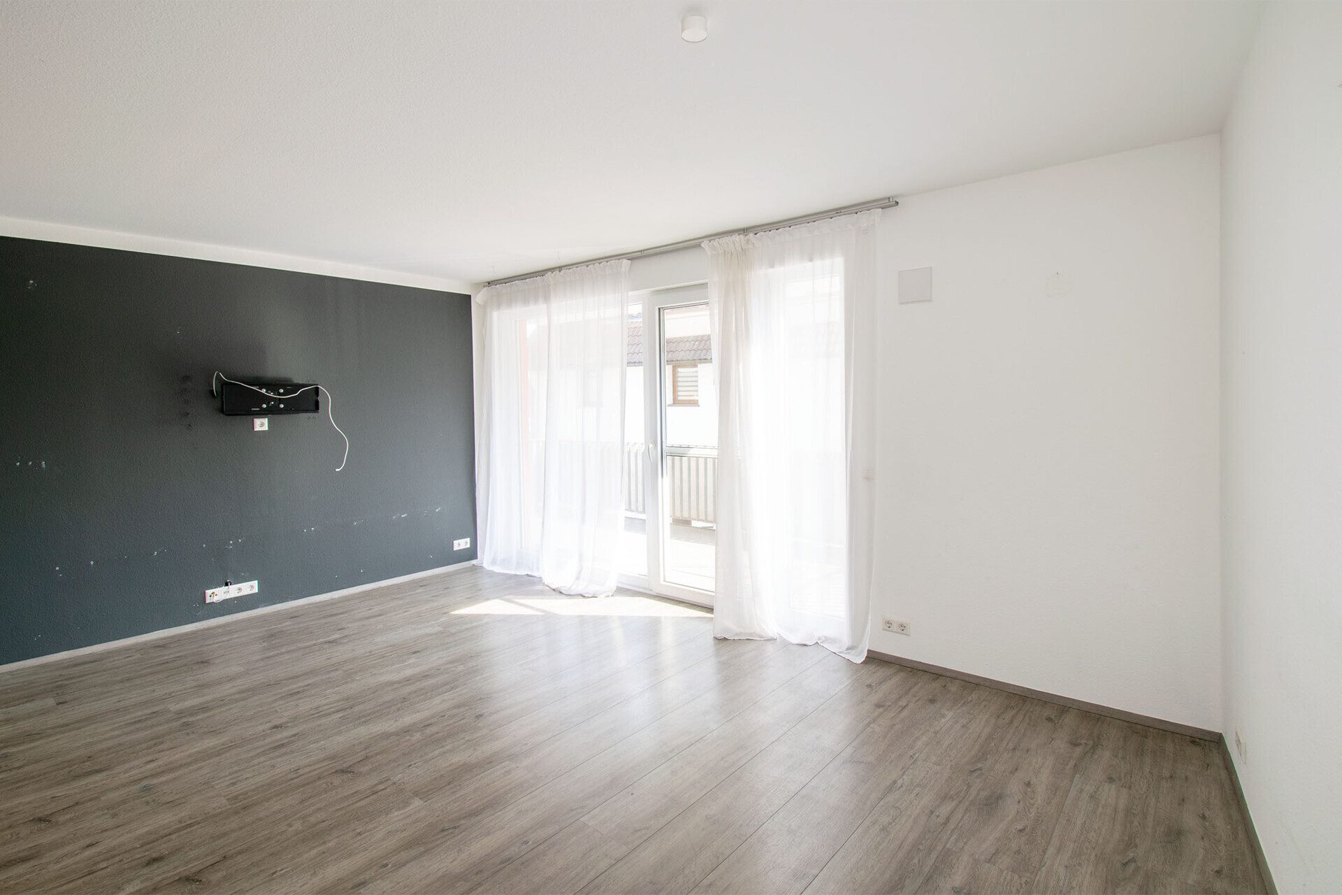 Immobilienangebot - Vaihingen an der Enz - Alle - Top moderne und barrierefreie 4,5-Zimmerwohnung mit Einzelgarage und Aussenstellplatz