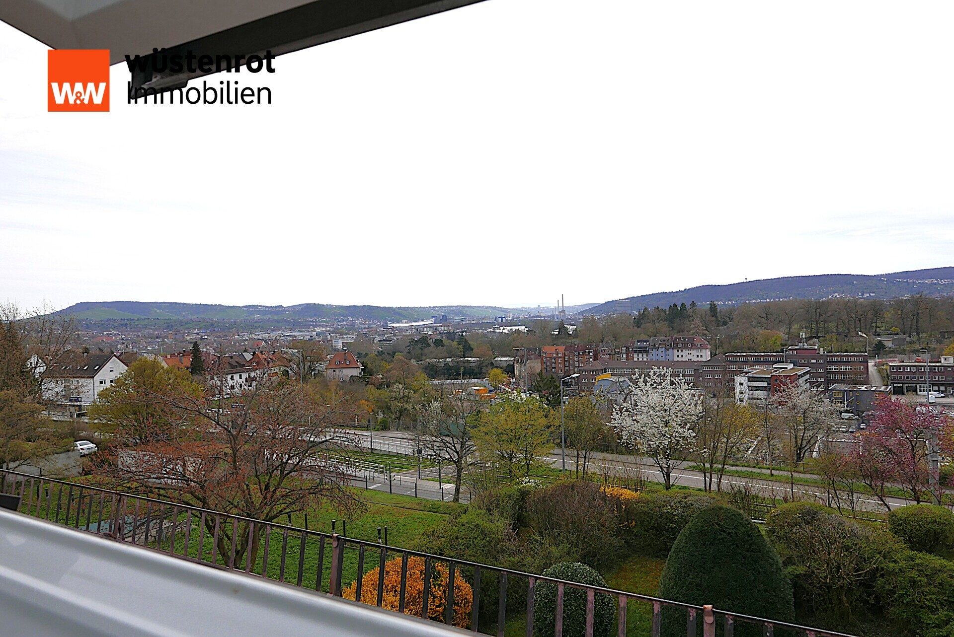 Immobilienangebot - Stuttgart Bad Cannstatt - Alle - Großzügige und vermietete 2-Zimmer-ETW in Bad Cannstatt