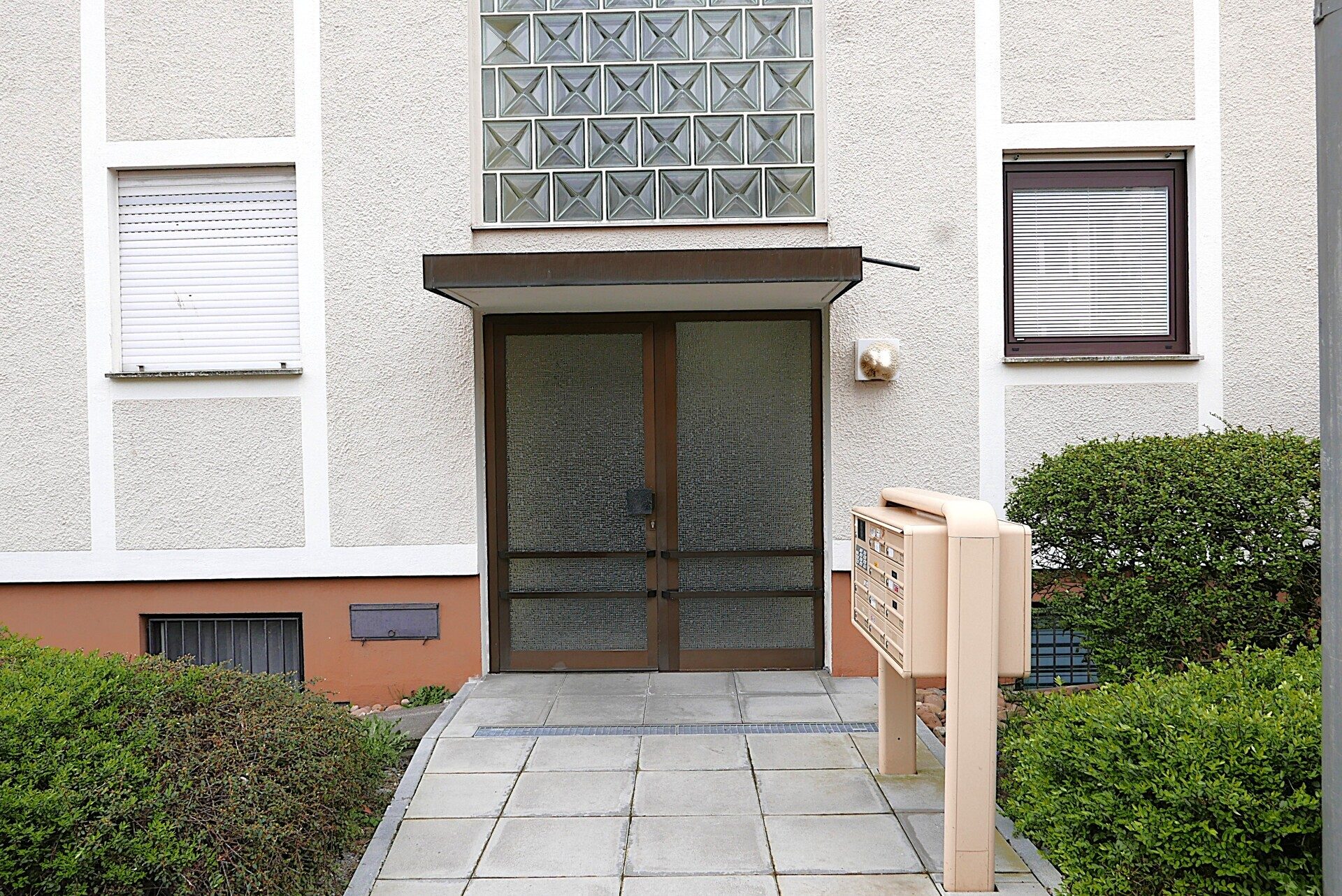 Immobilienangebot - Stuttgart Bad Cannstatt - Alle - Großzügige und vermietete 2-Zimmer-ETW in Bad Cannstatt