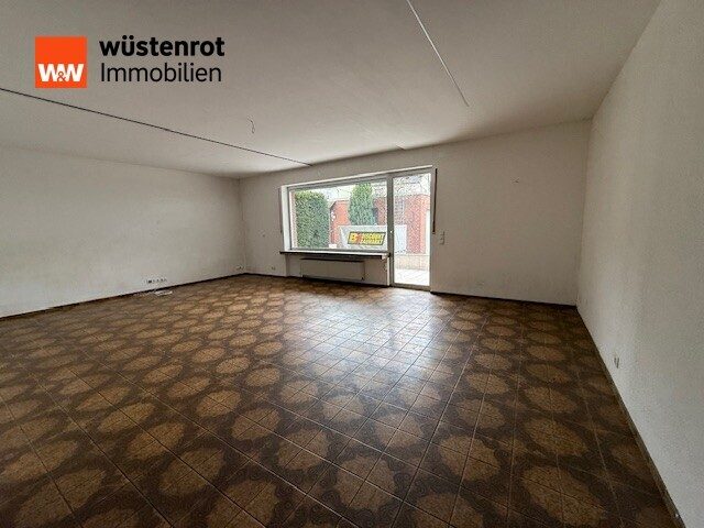 Immobilienangebot - Neuwied / Niederbieber - Alle - Attraktives Zweifamilienhaus mit Garten, großem Hof und Garagen