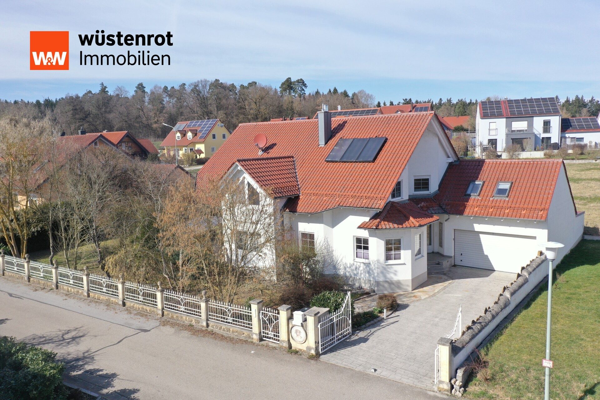 Immobilienangebot - Brunn - Alle - Großzügiges EFH in ruhiger Lage in Brunn/Laaber – auch für 2 Generationen, sofort bezugsfrei