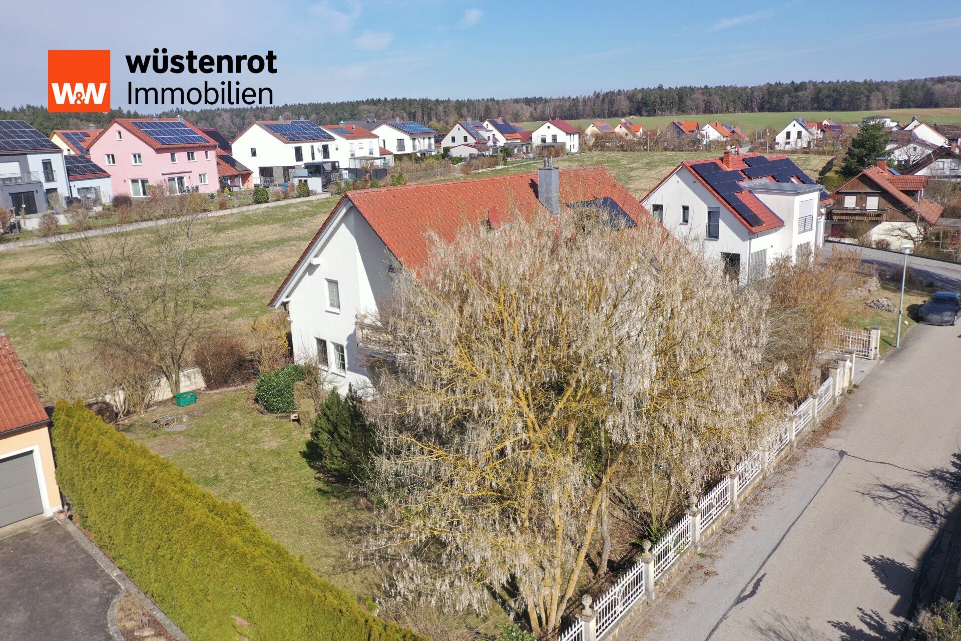 Immobilienangebot - Brunn - Alle - Großzügiges EFH in ruhiger Lage in Brunn/Laaber – auch für 2 Generationen, sofort bezugsfrei