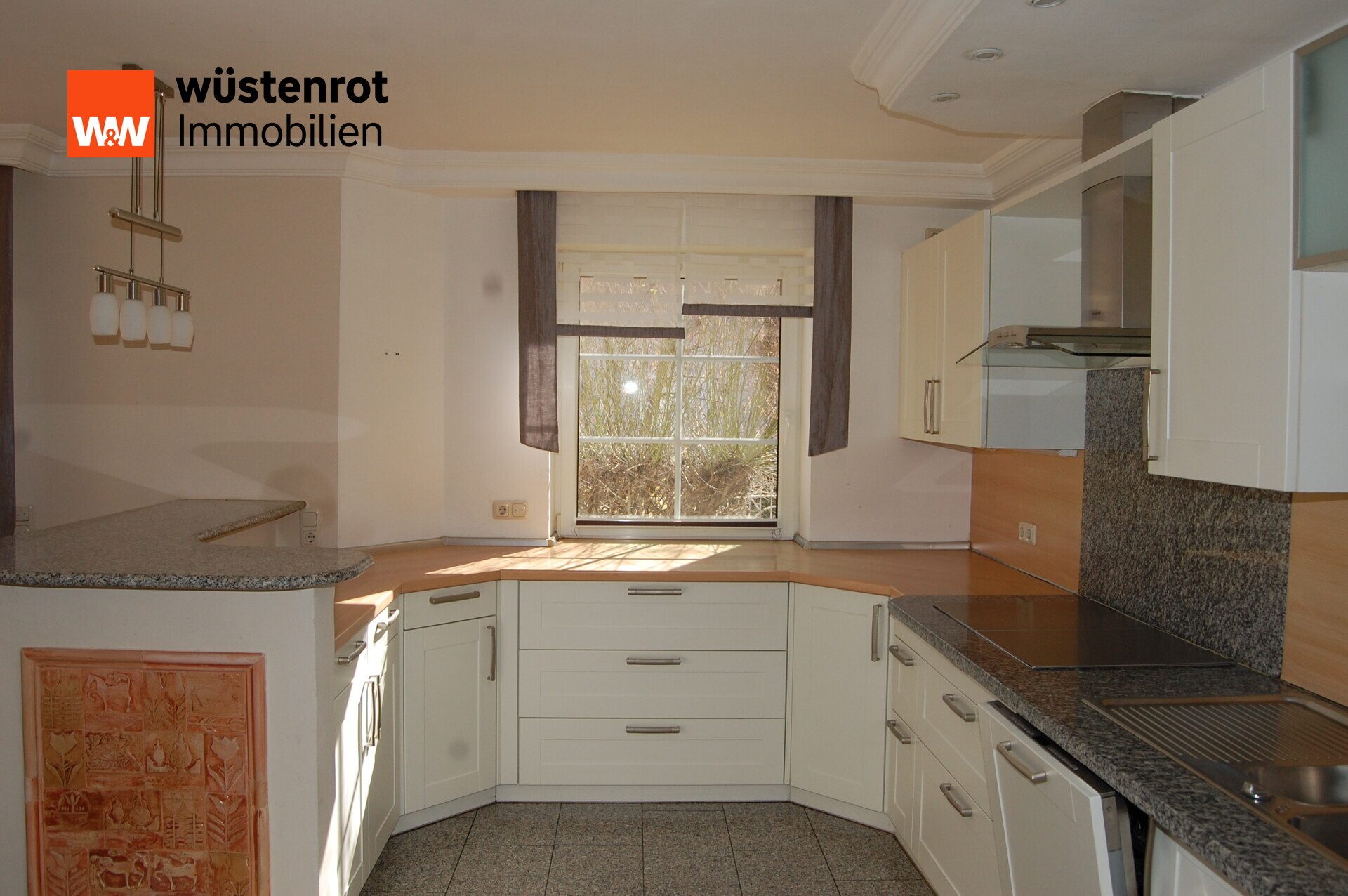 Immobilienangebot - Brunn - Alle - Großzügiges EFH in ruhiger Lage in Brunn/Laaber – auch für 2 Generationen, sofort bezugsfrei
